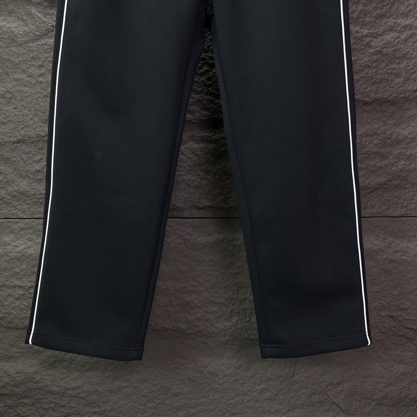 巴黎世家2025新款刺绣字母logo情侣款宽松直筒长裤🔥高版本🔥高版本🔥原版面料 数码直喷印花工艺 网红