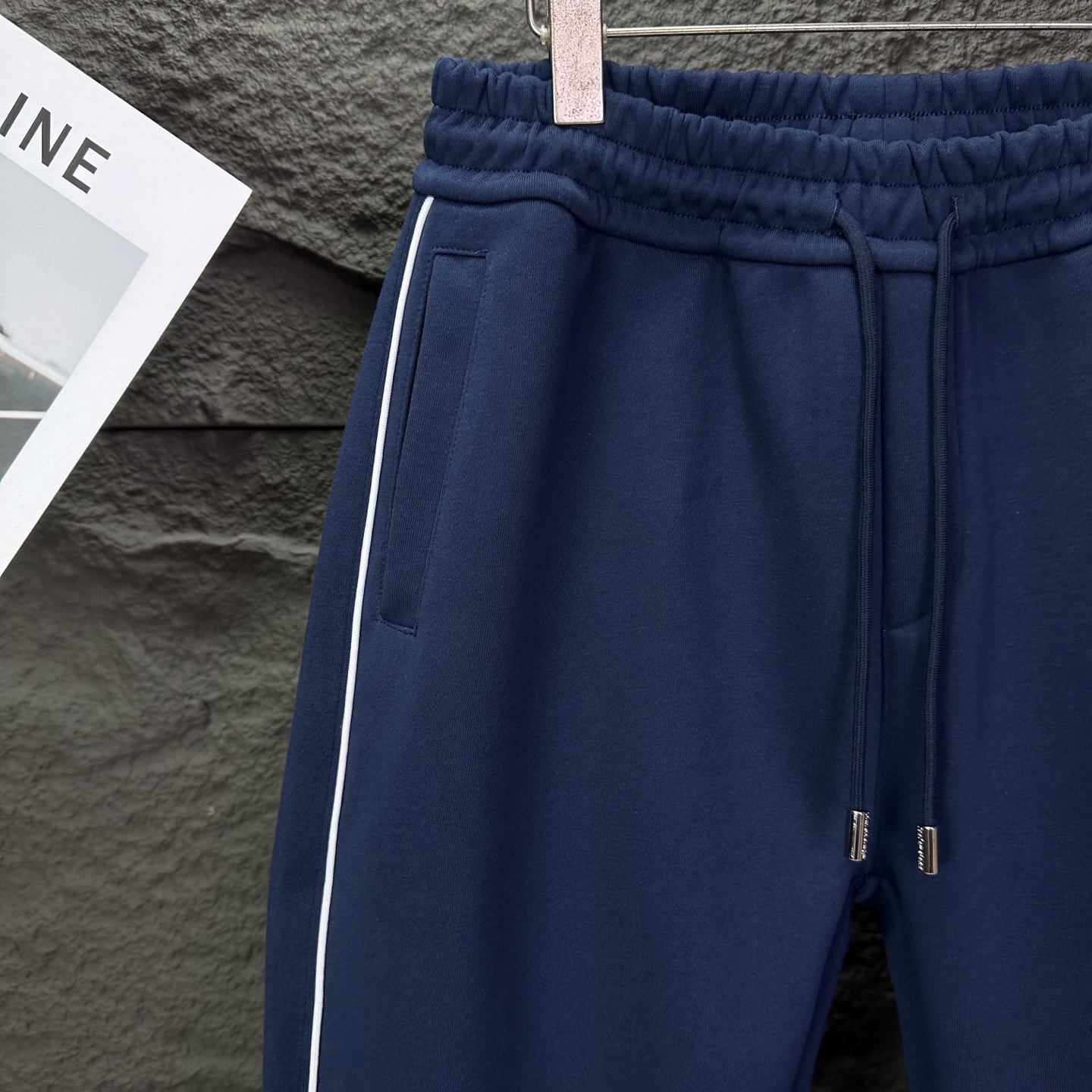 巴黎世家2025新款刺绣字母logo情侣款宽松直筒长裤🔥高版本🔥高版本🔥原版面料 数码直喷印花工艺 网红