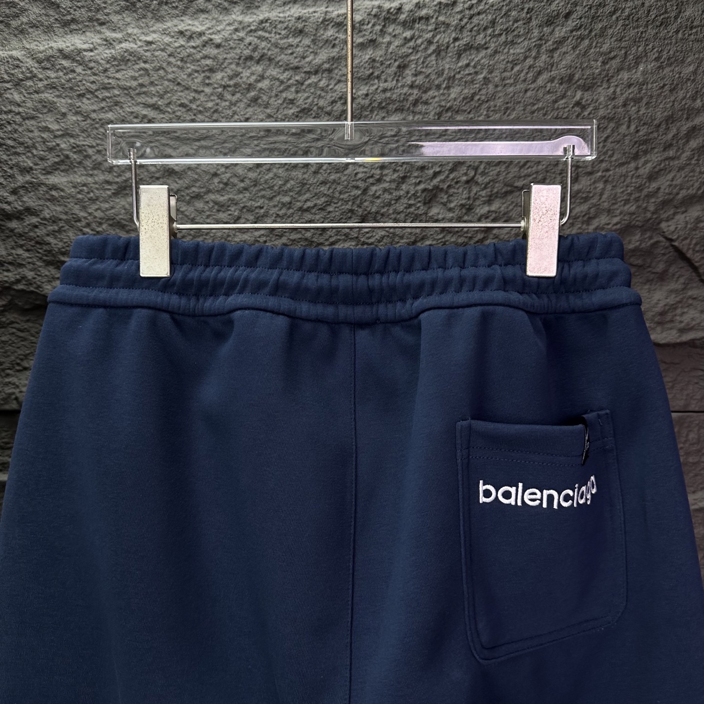 巴黎世家2025新款刺绣字母logo情侣款宽松直筒长裤🔥高版本🔥高版本🔥原版面料 数码直喷印花工艺 网红