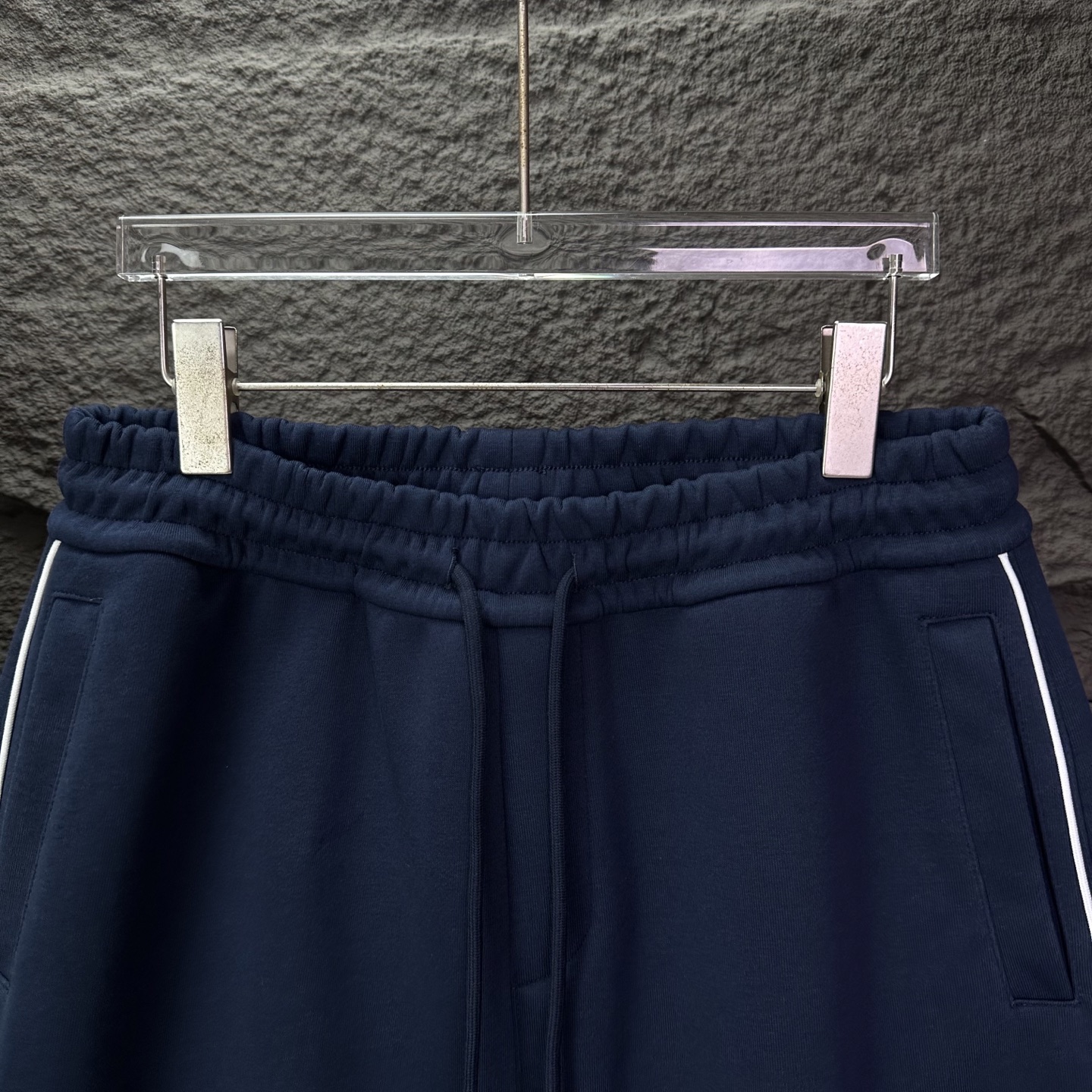 巴黎世家2025新款刺绣字母logo情侣款宽松直筒长裤🔥高版本🔥高版本🔥原版面料 数码直喷印花工艺 网红