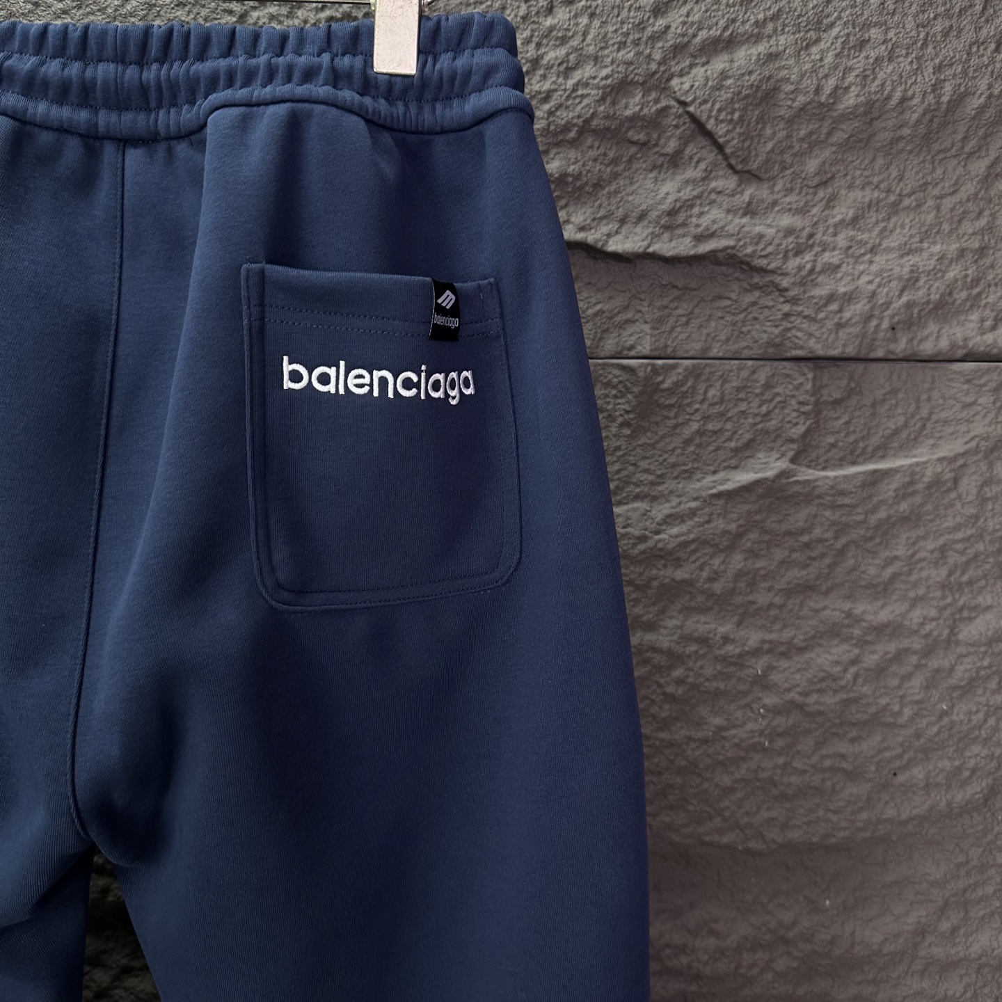 巴黎世家2025新款刺绣字母logo情侣款宽松直筒长裤🔥高版本🔥高版本🔥原版面料 数码直喷印花工艺 网红