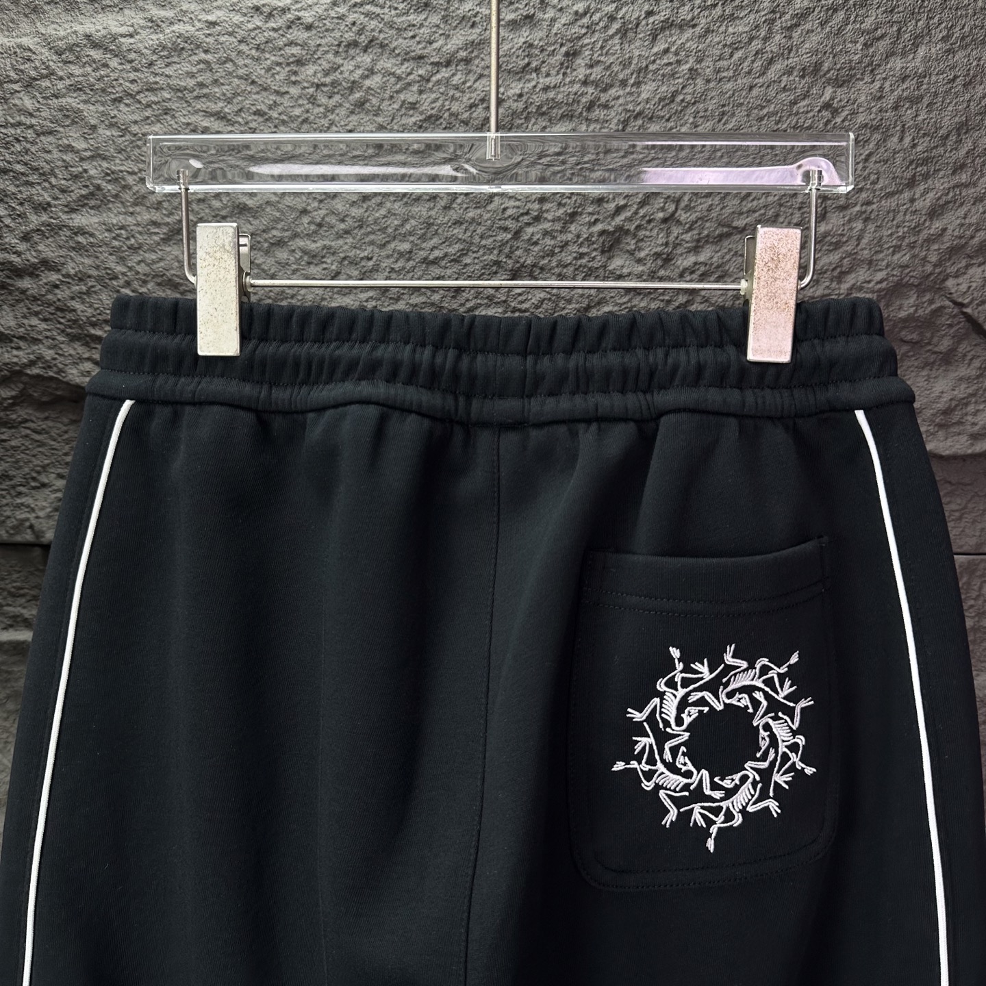 小鸟家2025新款刺绣字母logo情侣款宽松直筒长裤🔥高版本🔥高版本🔥原版面料 数码直喷印花工艺 网红明