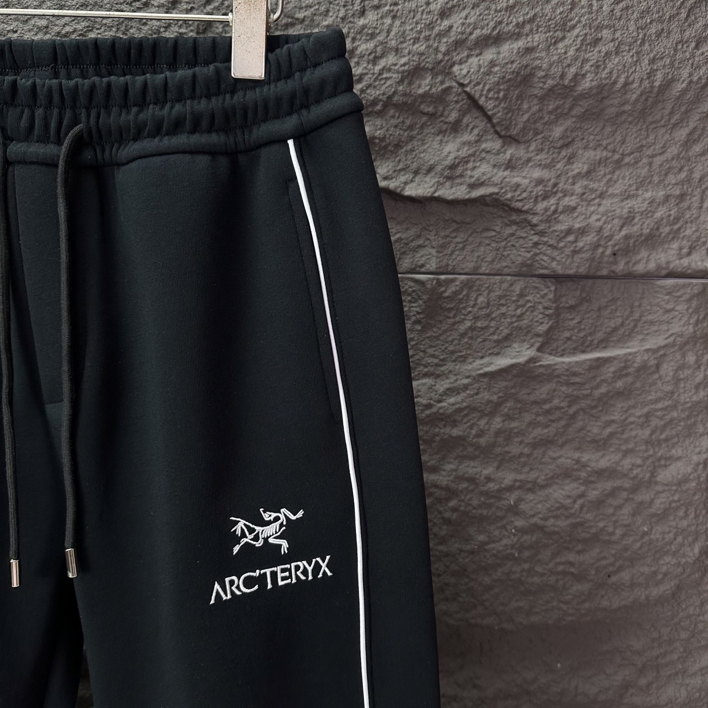 小鸟家2025新款刺绣字母logo情侣款宽松直筒长裤🔥高版本🔥高版本🔥原版面料 数码直喷印花工艺 网红明