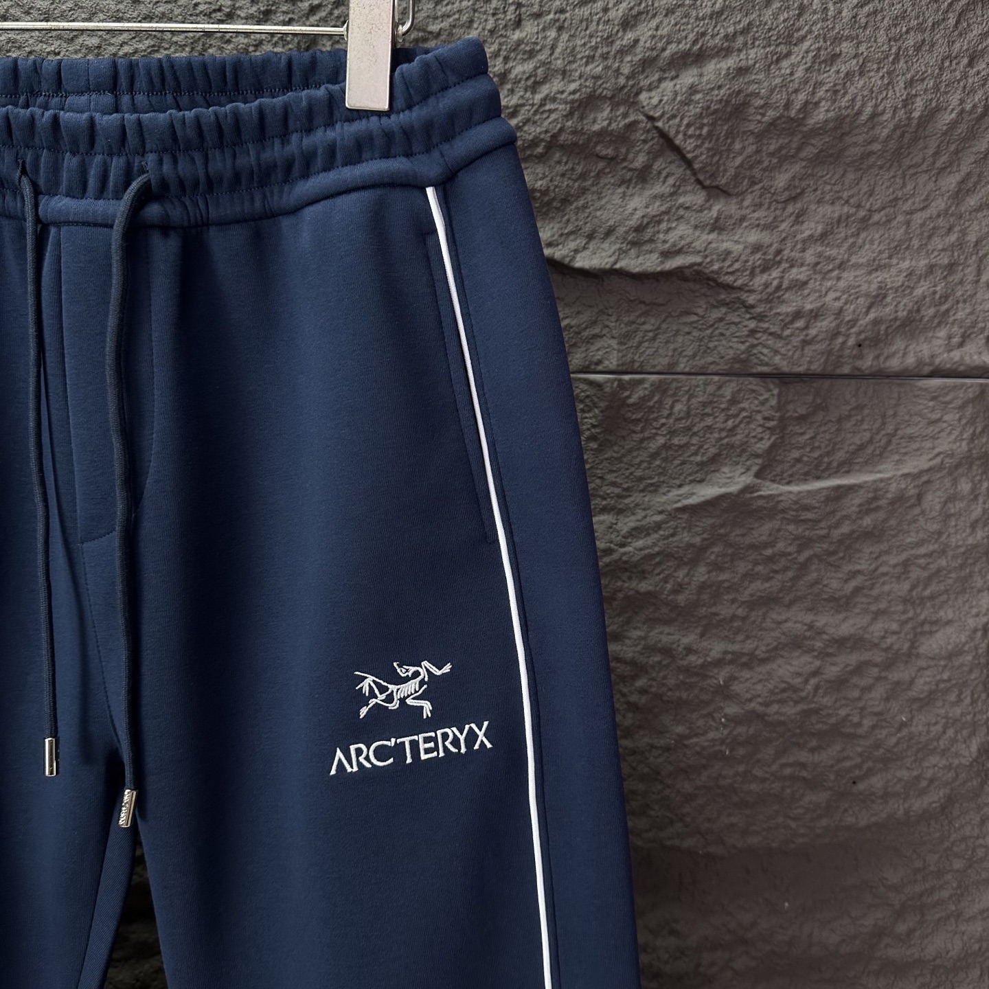 小鸟家2025新款刺绣字母logo情侣款宽松直筒长裤🔥高版本🔥高版本🔥原版面料 数码直喷印花工艺 网红明