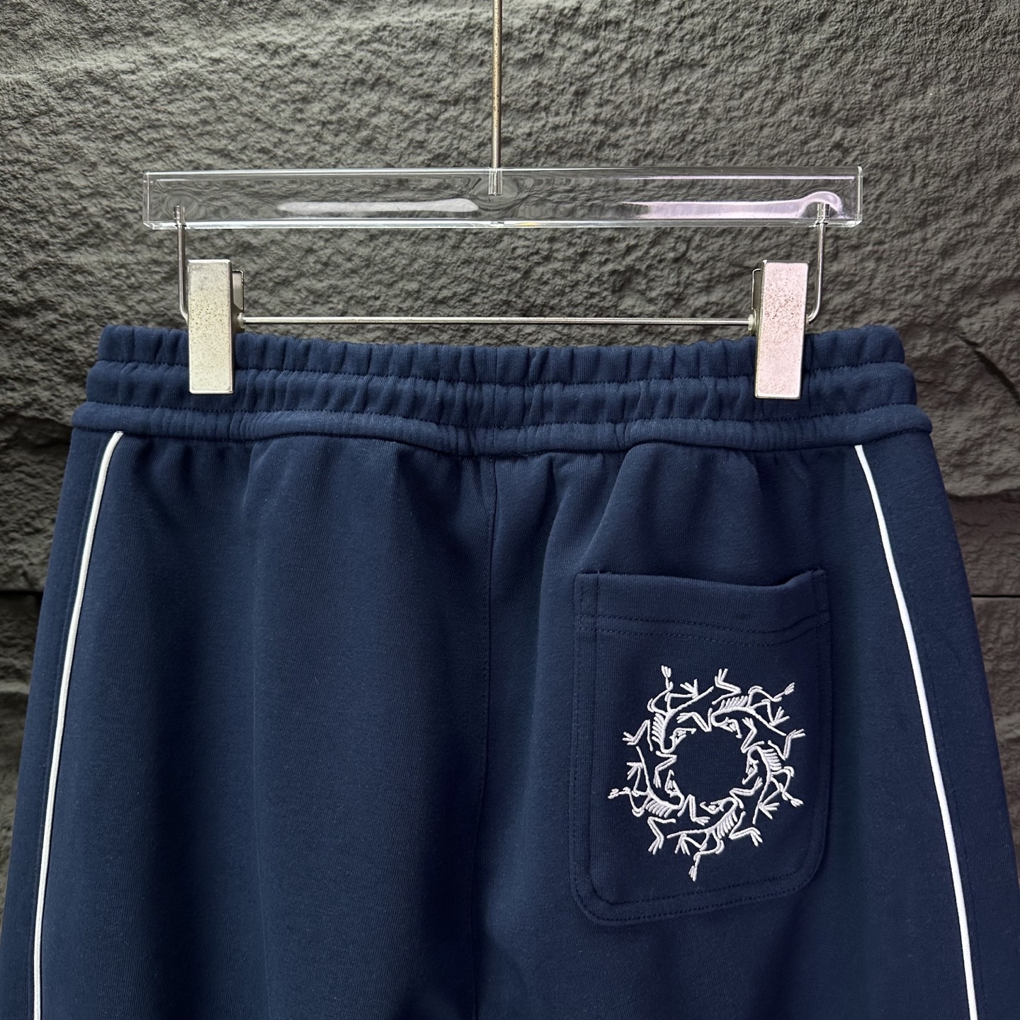 小鸟家2025新款刺绣字母logo情侣款宽松直筒长裤🔥高版本🔥高版本🔥原版面料 数码直喷印花工艺 网红明