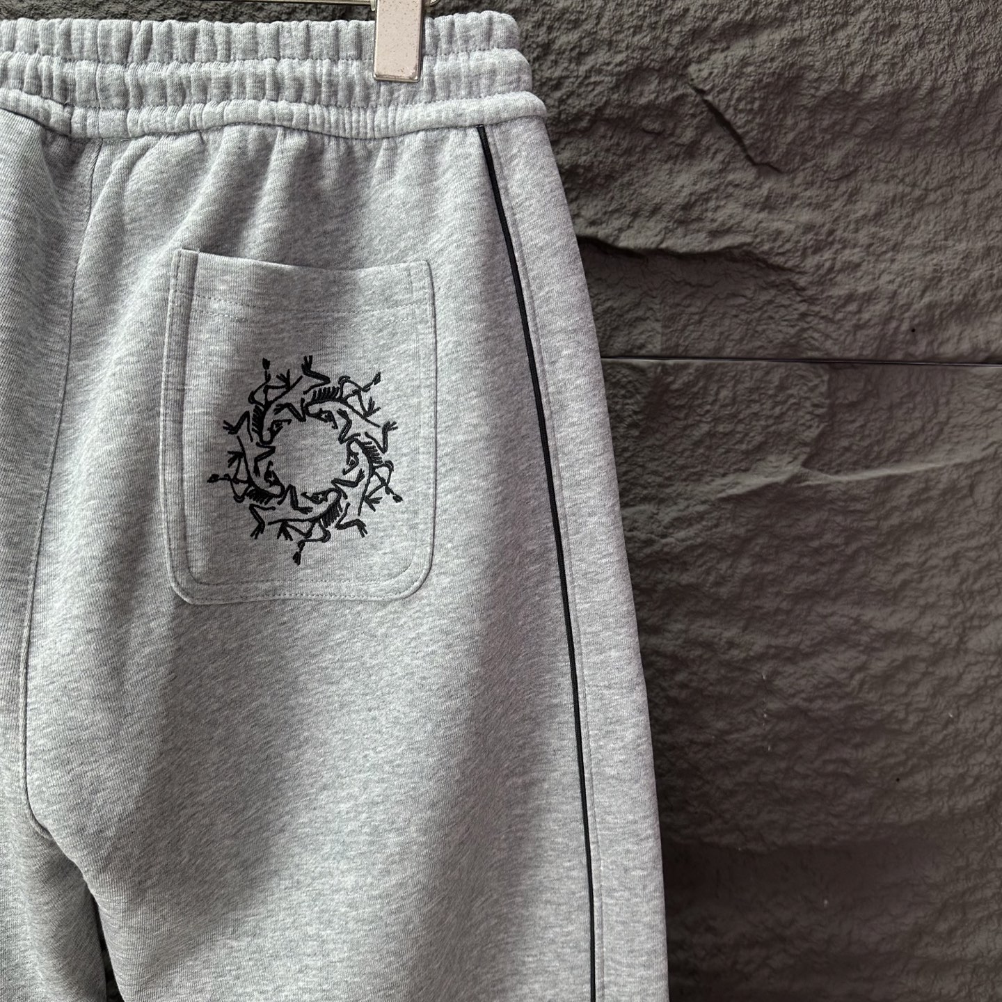 小鸟家2025新款刺绣字母logo情侣款宽松直筒长裤🔥高版本🔥高版本🔥原版面料 数码直喷印花工艺 网红明