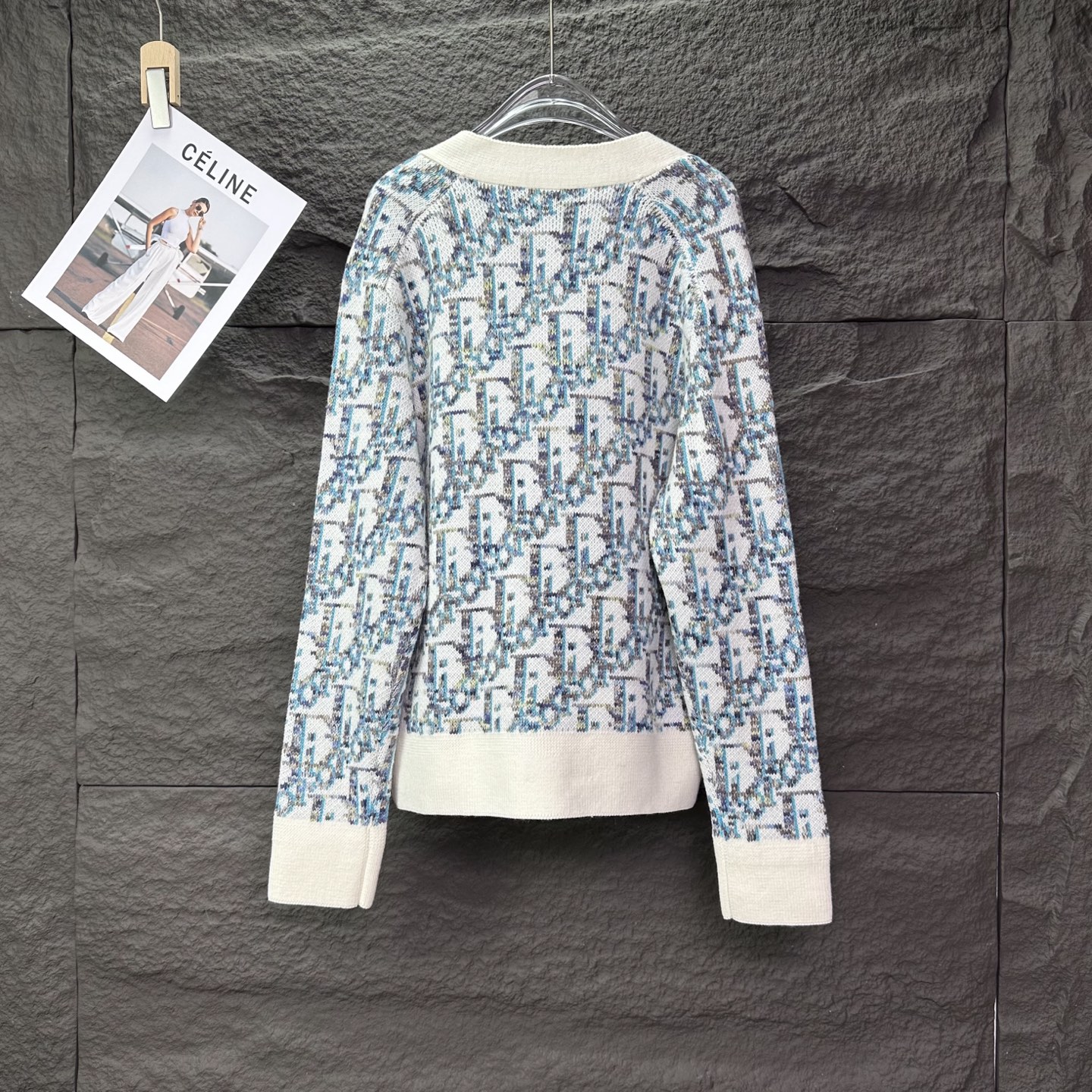 （顶级版本）迪奥2025新款提花满印logo情侣款V领针织开衫毛衣🔥高版本🔥高版本🔥32支羊毛混纺材质，