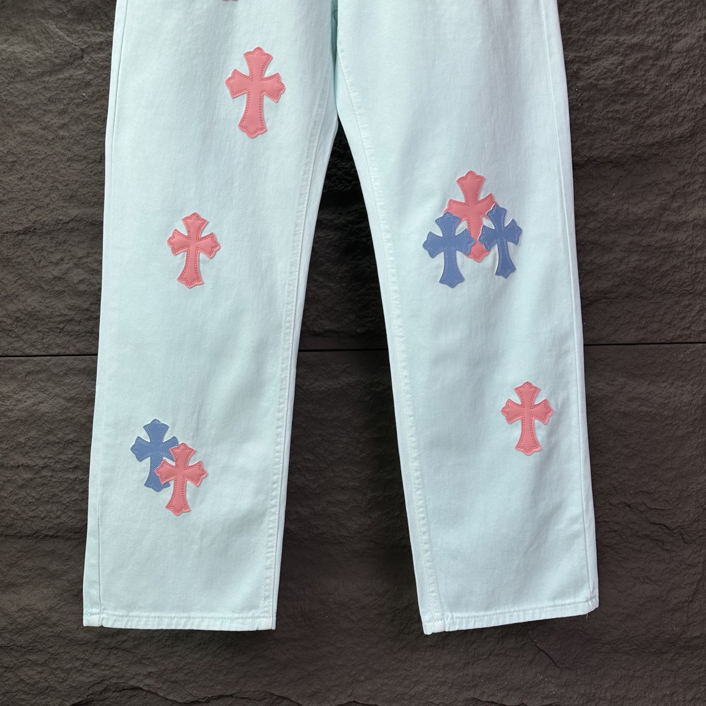 克罗心2025新款浅蓝粉色十字架拼皮情侣款水洗宽松牛仔裤 🔥高版本🔥高版本🔥顶级天花板品质 不同水洗质感