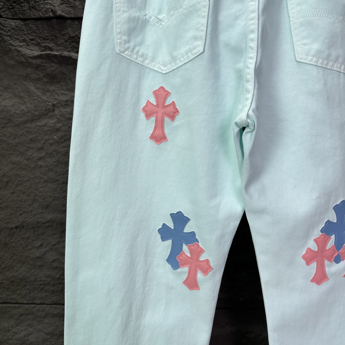 克罗心2025新款浅蓝粉色十字架拼皮情侣款水洗宽松牛仔裤 🔥高版本🔥高版本🔥顶级天花板品质 不同水洗质感