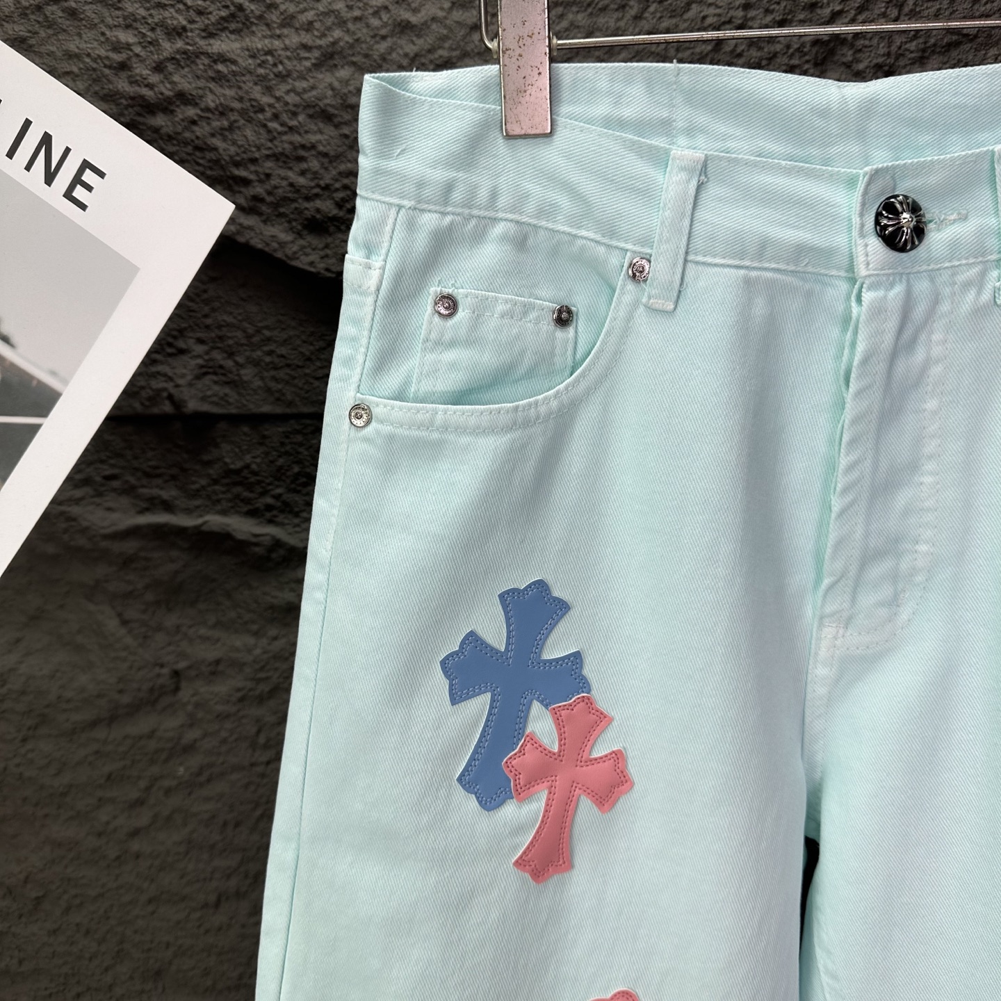 克罗心2025新款浅蓝粉色十字架拼皮情侣款水洗宽松牛仔裤 🔥高版本🔥高版本🔥顶级天花板品质 不同水洗质感