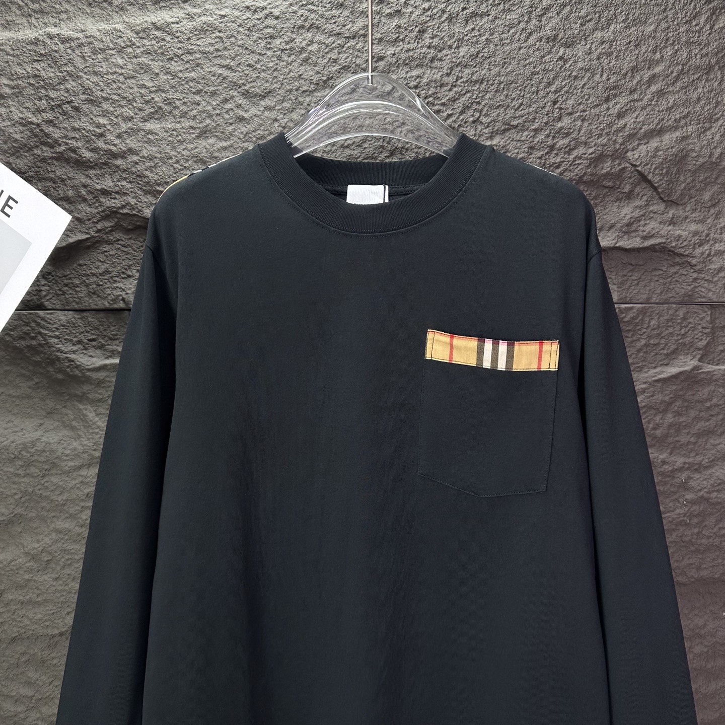 Burberry Camiseta de Manga Larga con Bolsillo a Cuadros para Hombre y Mujer 6 i1758903295071 7736 0 4