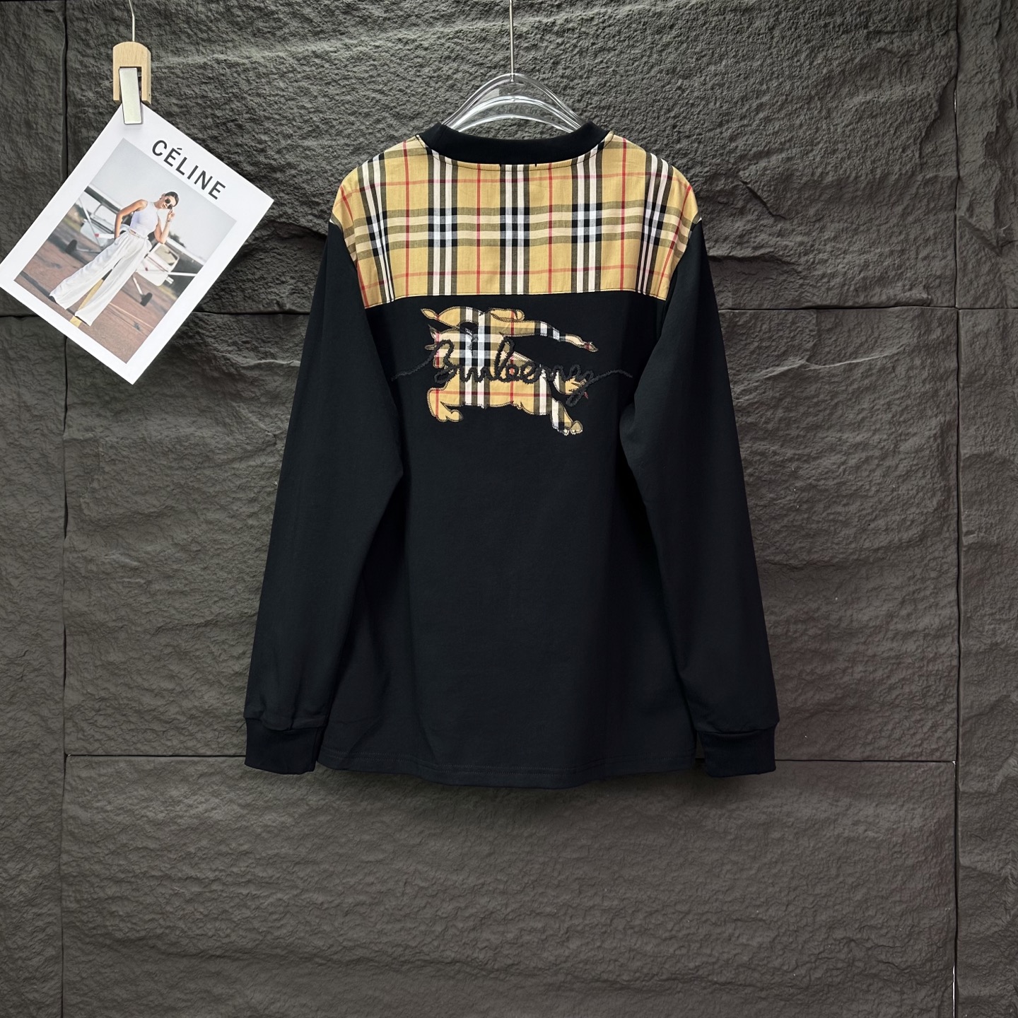 Burberry Camiseta de Manga Larga con Bolsillo a Cuadros para Hombre y Mujer 3 i1758903296069 4300 0 1