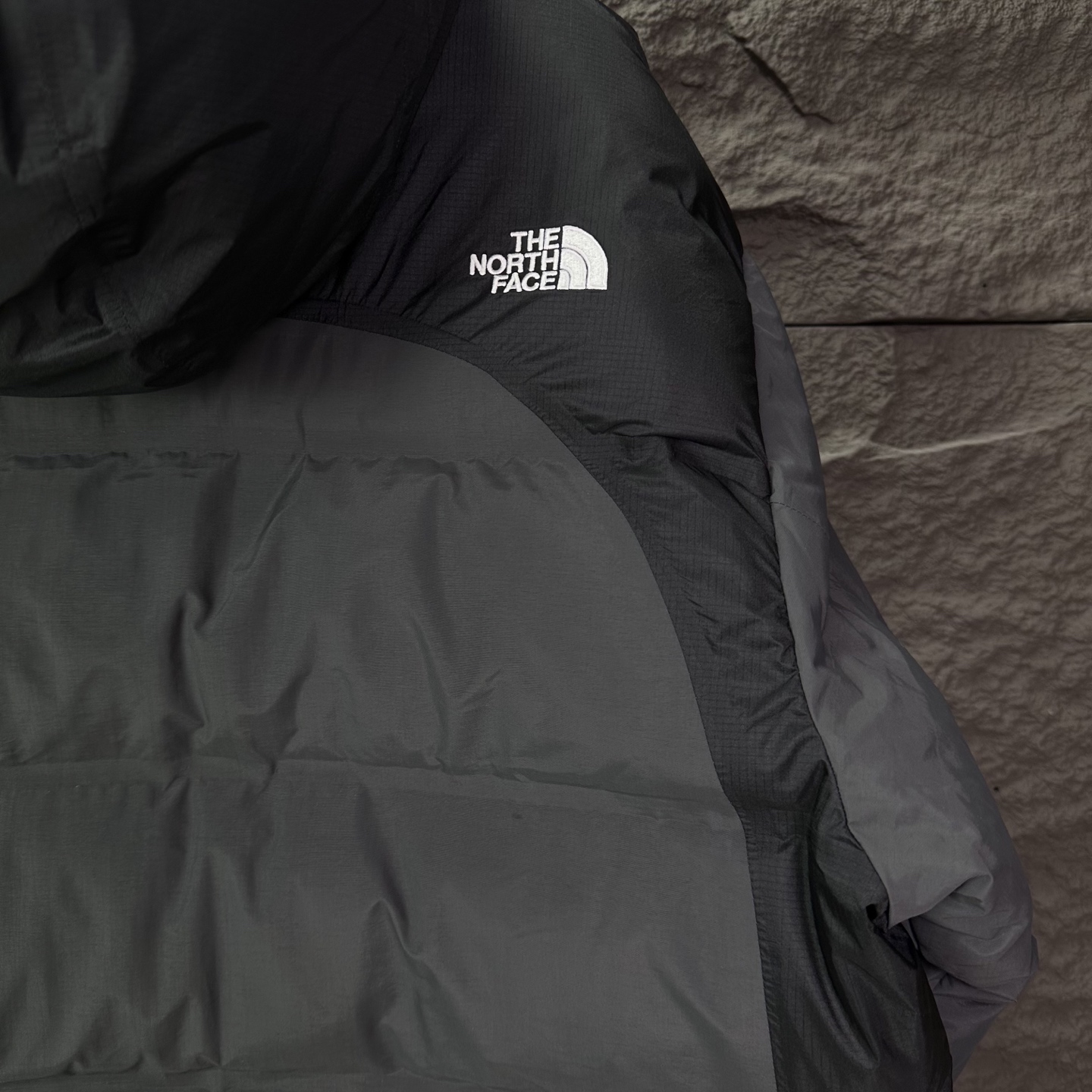 The North Face P980 刺繍ロゴ 男女兼用 フード付きダウンジャケット