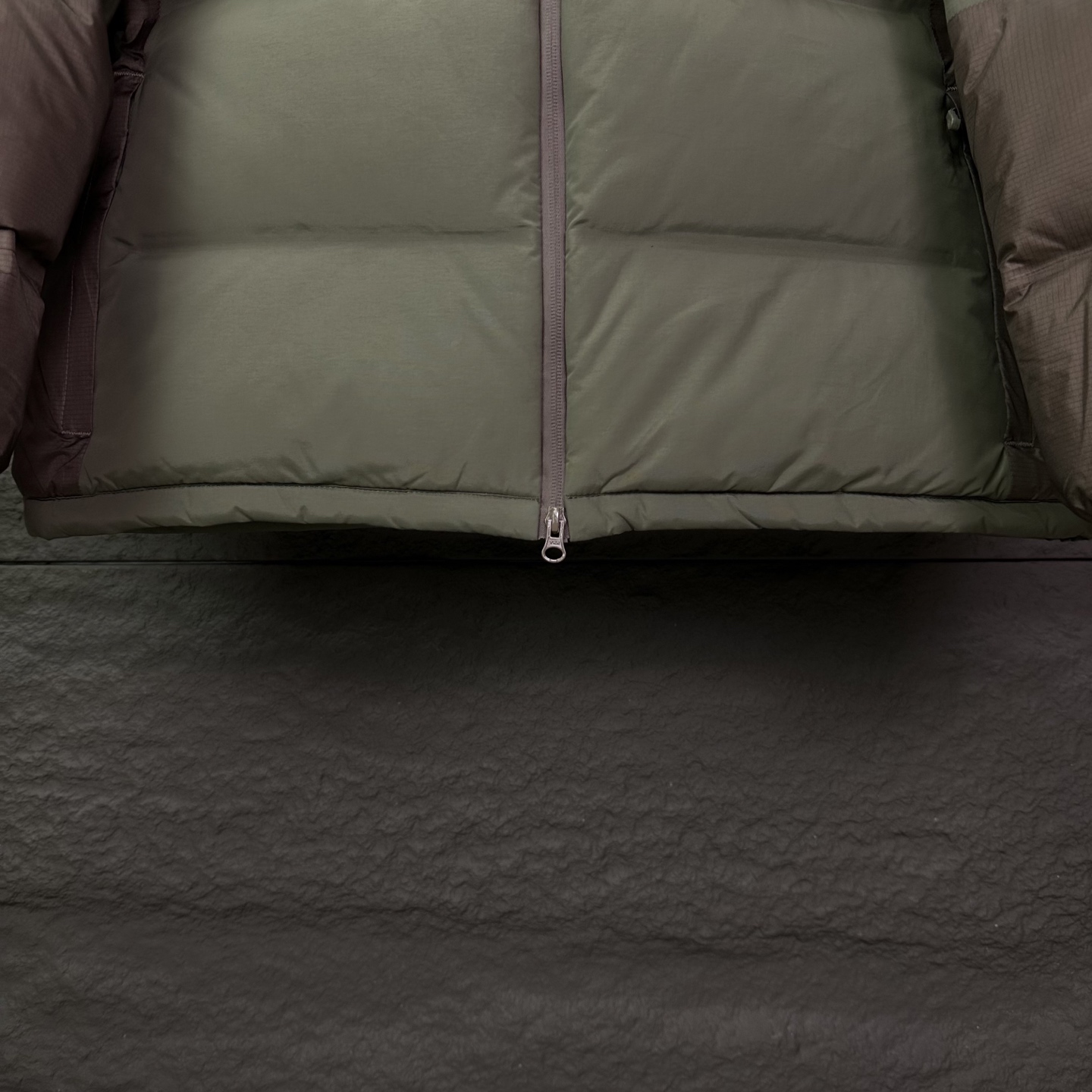 The North Face P980 カップル向け刺繍ロゴデザインのダウンジャケット