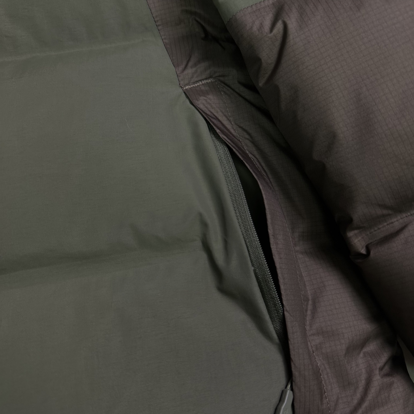 The North Face P980 カップル向け刺繍ロゴデザインのダウンジャケット