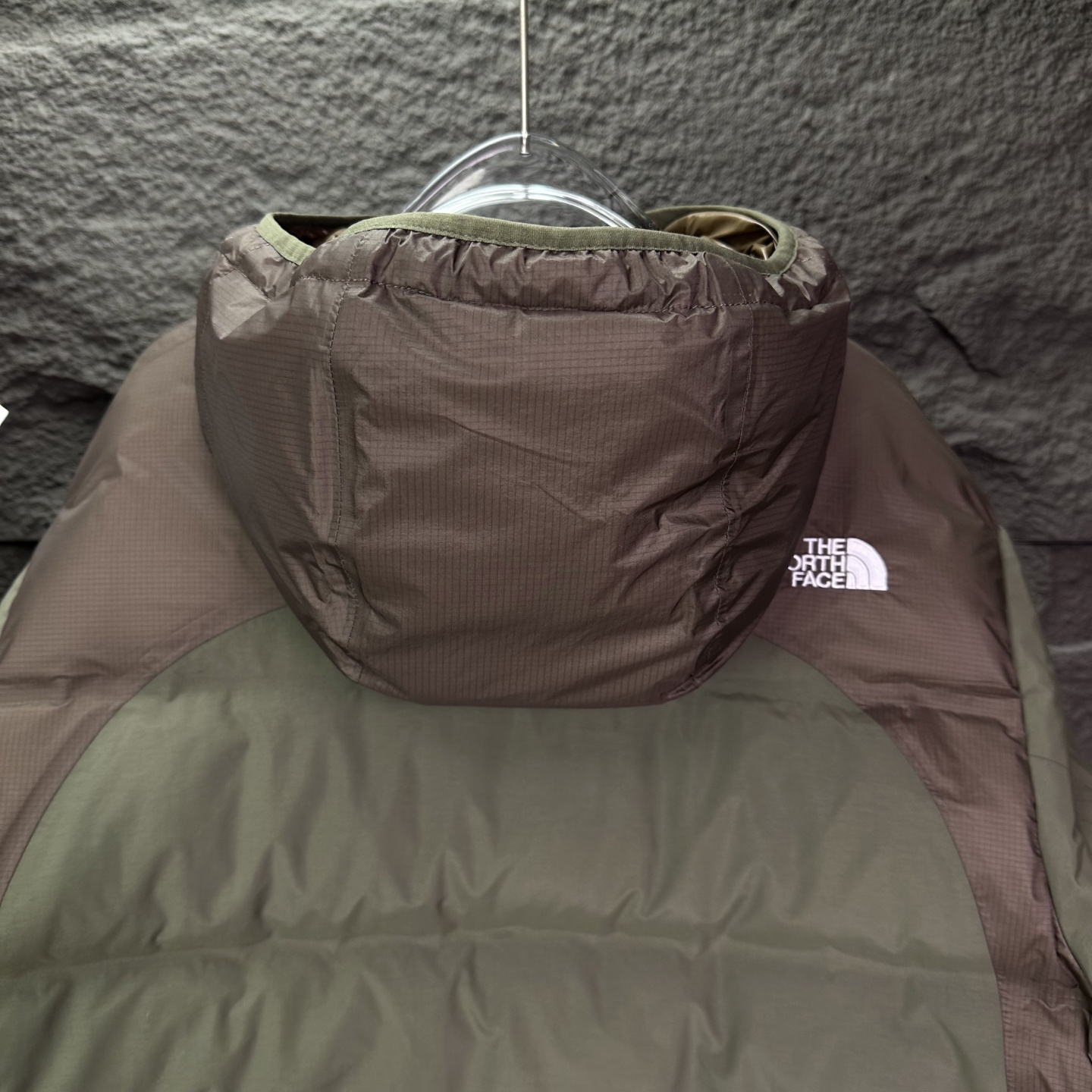 The North Face P980 カップル向け刺繍ロゴデザインのダウンジャケット