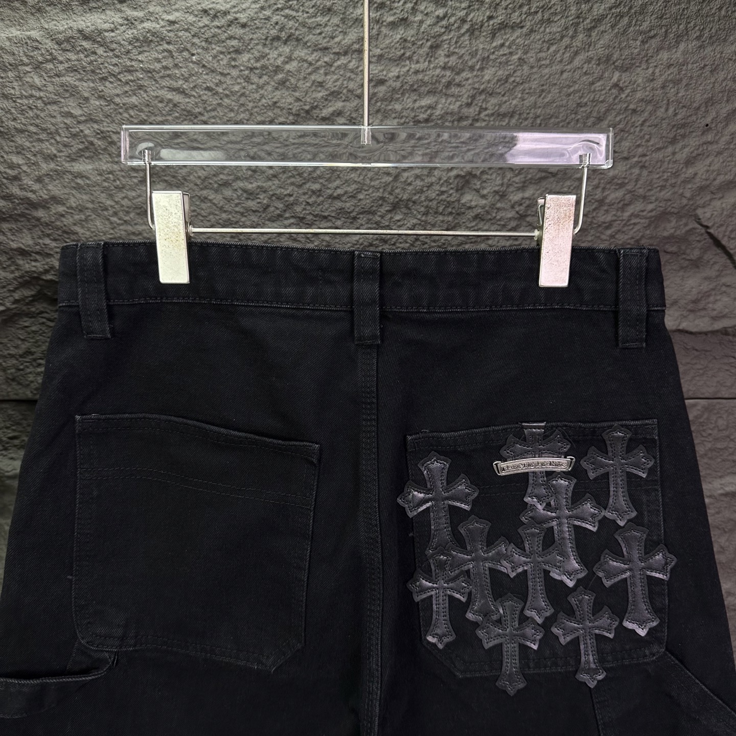 Chrome Hearts 克罗心2026新款伐木口袋刺绣十字架拼皮 水洗宽松牛仔短裤