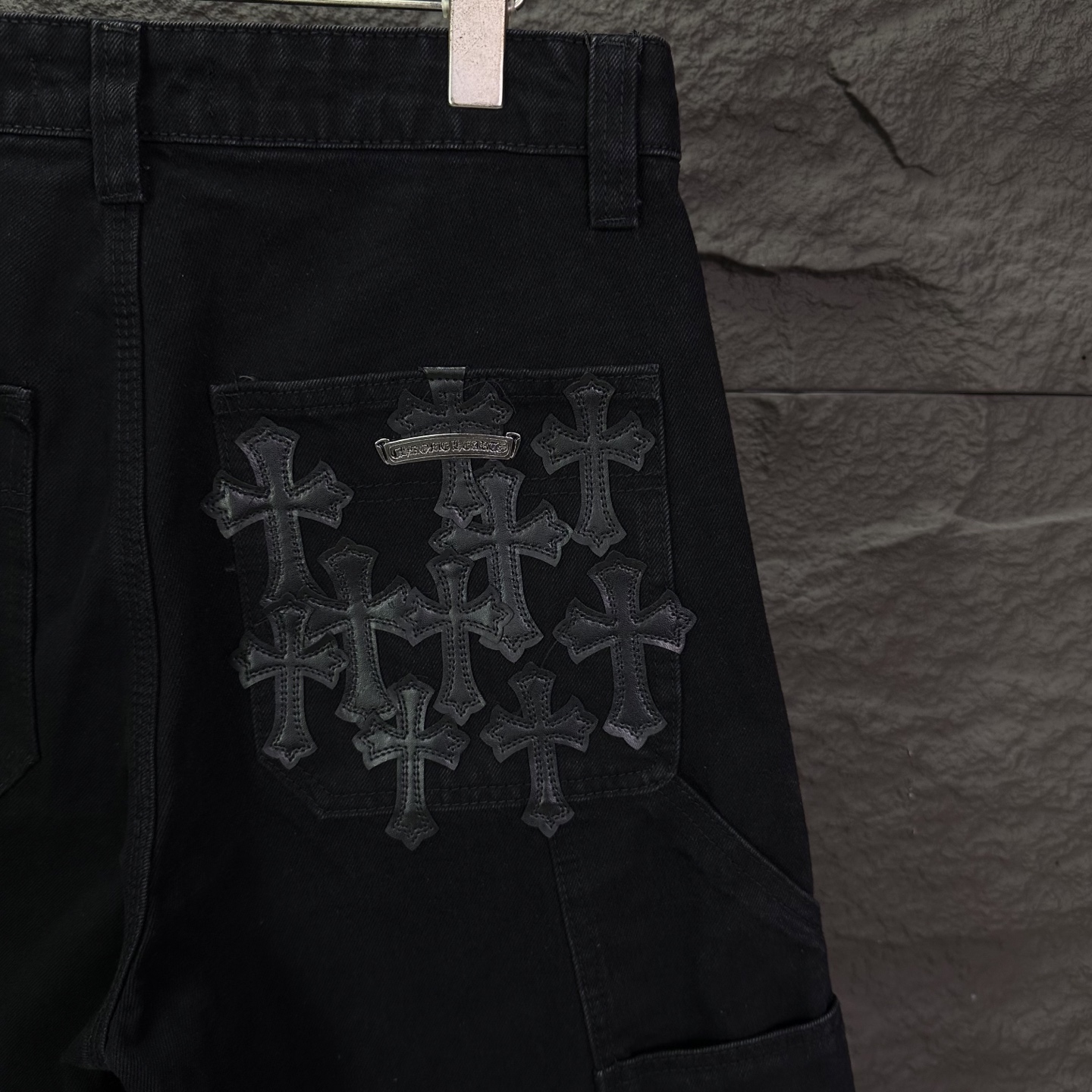 Chrome Hearts 克罗心2026新款伐木口袋刺绣十字架拼皮 水洗宽松牛仔短裤