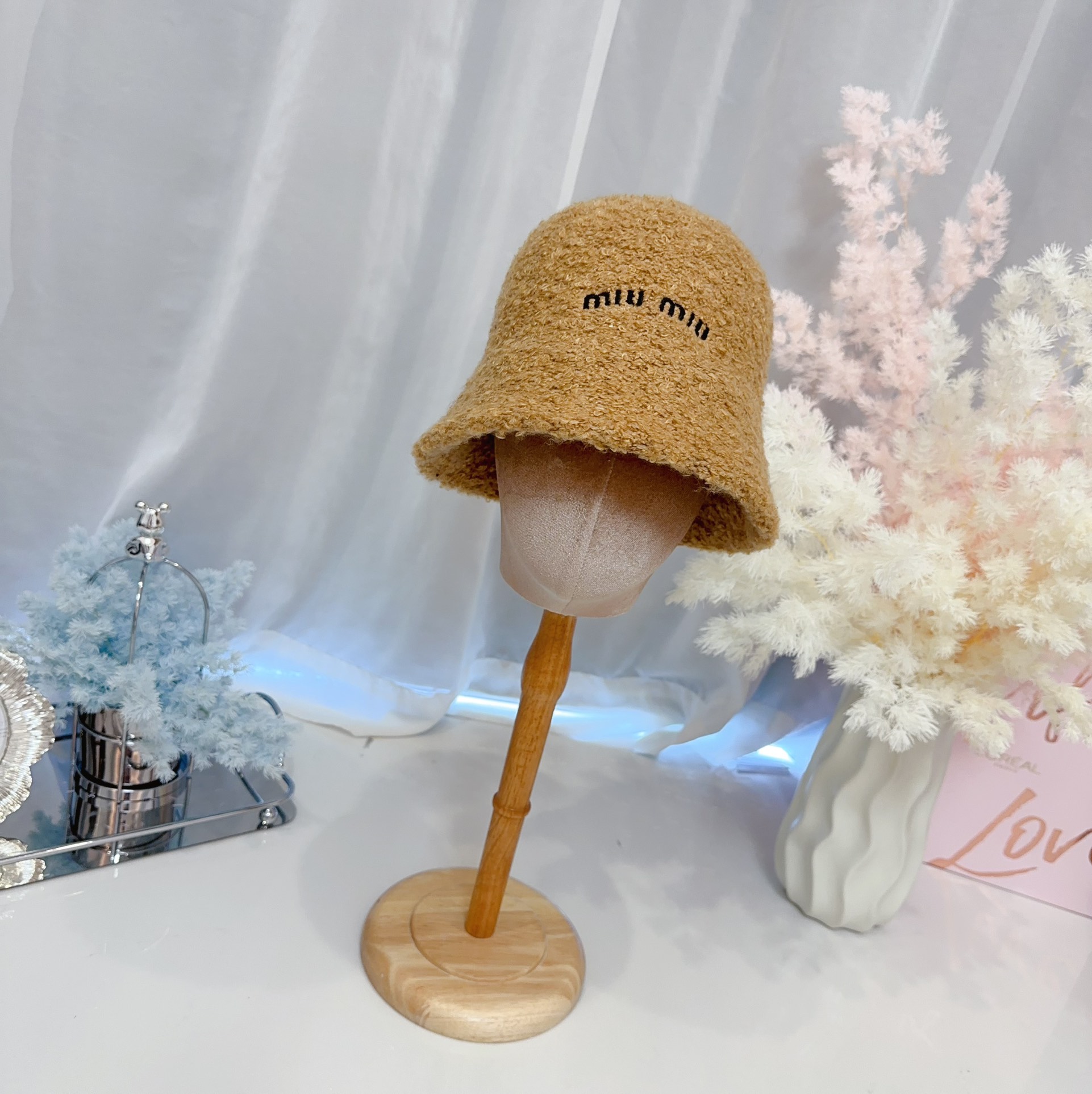 미우미우 모자 81076 Miu Miu Cap