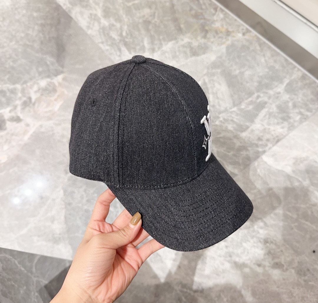 [LV Hats]