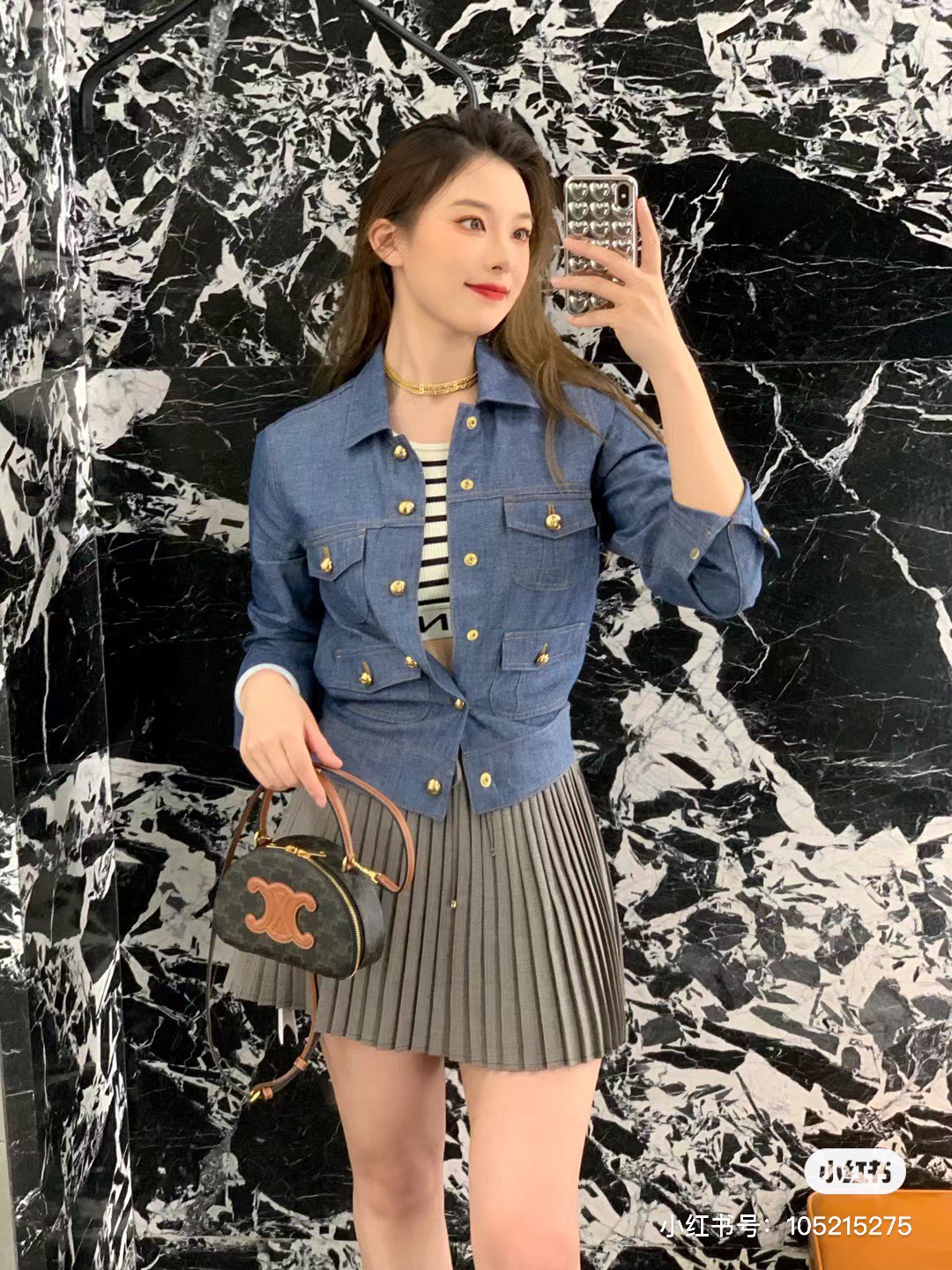 NO:212069,Celine half-month bag is so good. It can be used to fit things and look super good. Celine, celine, celine19860909Celine半月包太好啦 超级能装东西搭配起来超级好看哦,赛琳celine,celine,celine,Bag