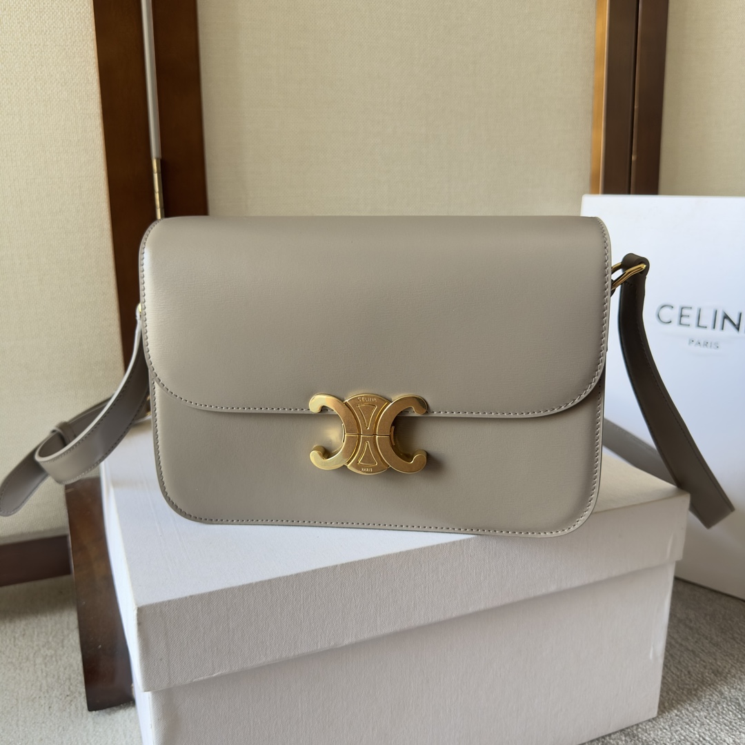 Celine Triomphe Bag, Leather Crossbody Handbag, 22.5 cm - Stylish and Elegant 2 i1699015627 7704 0