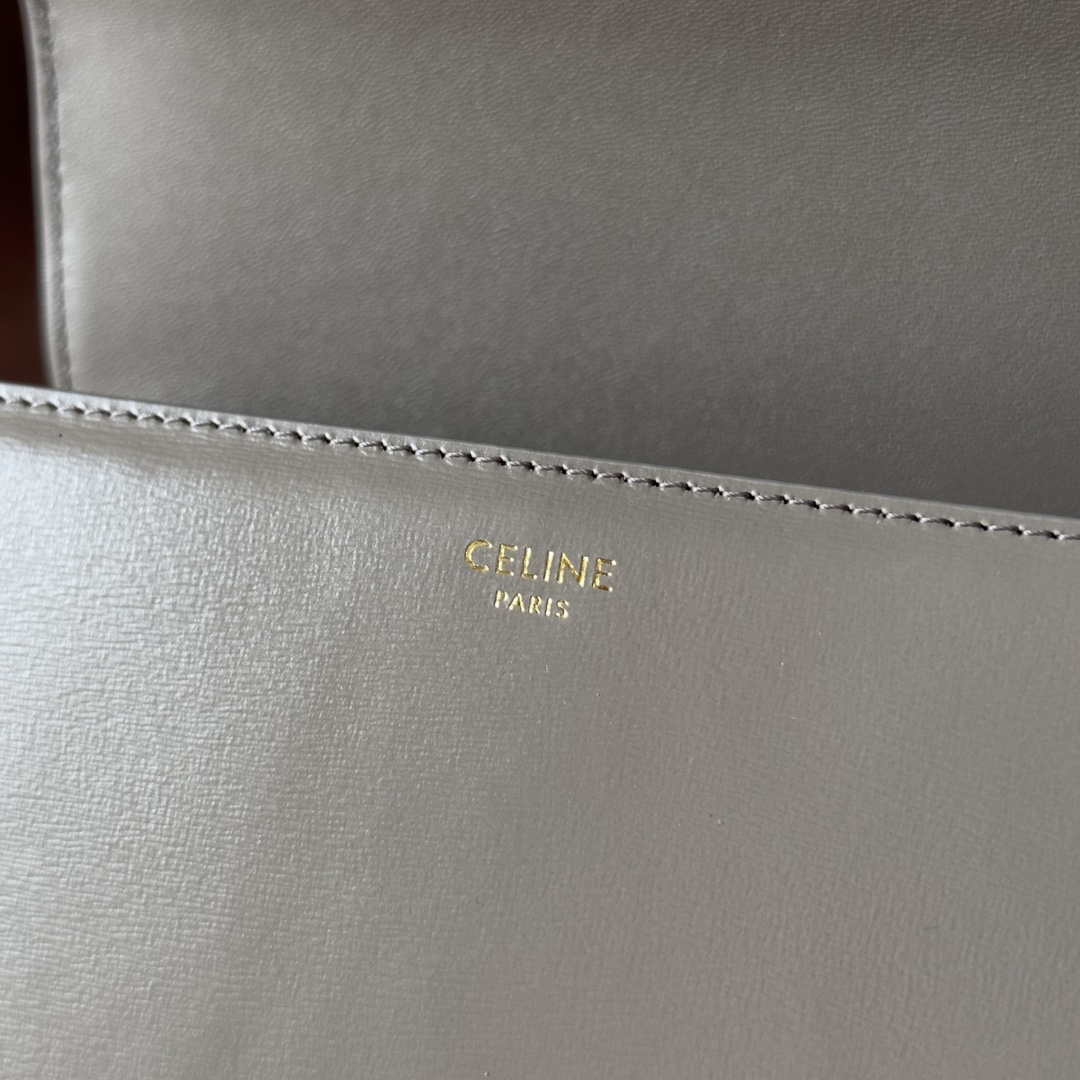 Celine Teen Triomphe Bag: Elegant Leather Crossbody with Iconic Logo Clasp 9 i1699016226 1611 7