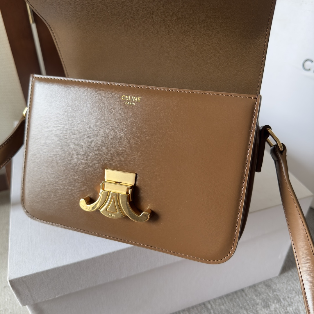 Celine Teen Triomphe Bag in Tan Leather with Adjustable Shoulder Strap 7 i1699016322 2880 5
