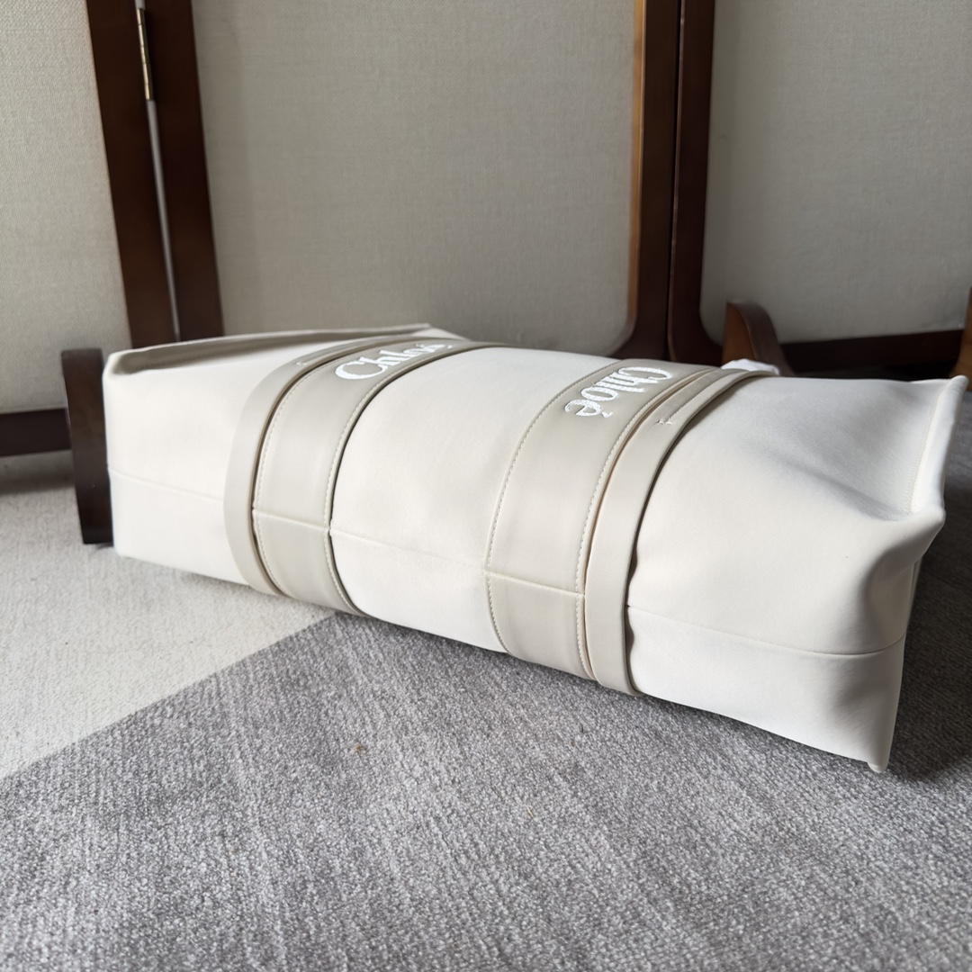 Chloé Woody Large Tote Pack: Stylish Nylon Handbag with Modern Design and Functional Features - 图片 3