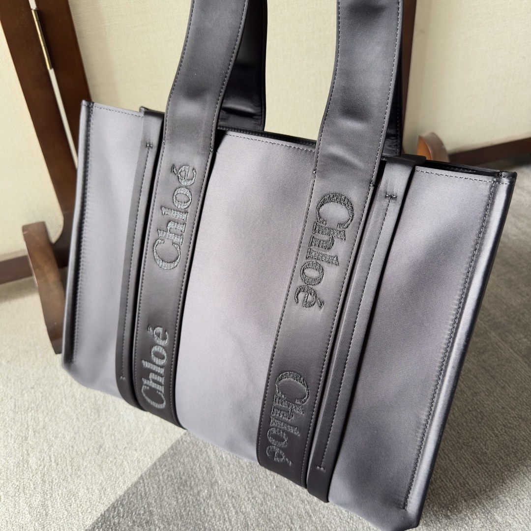 Chloé Zulu 1056 Nylon Handbag with Modern Design and Embroidery Detail - 图片 5