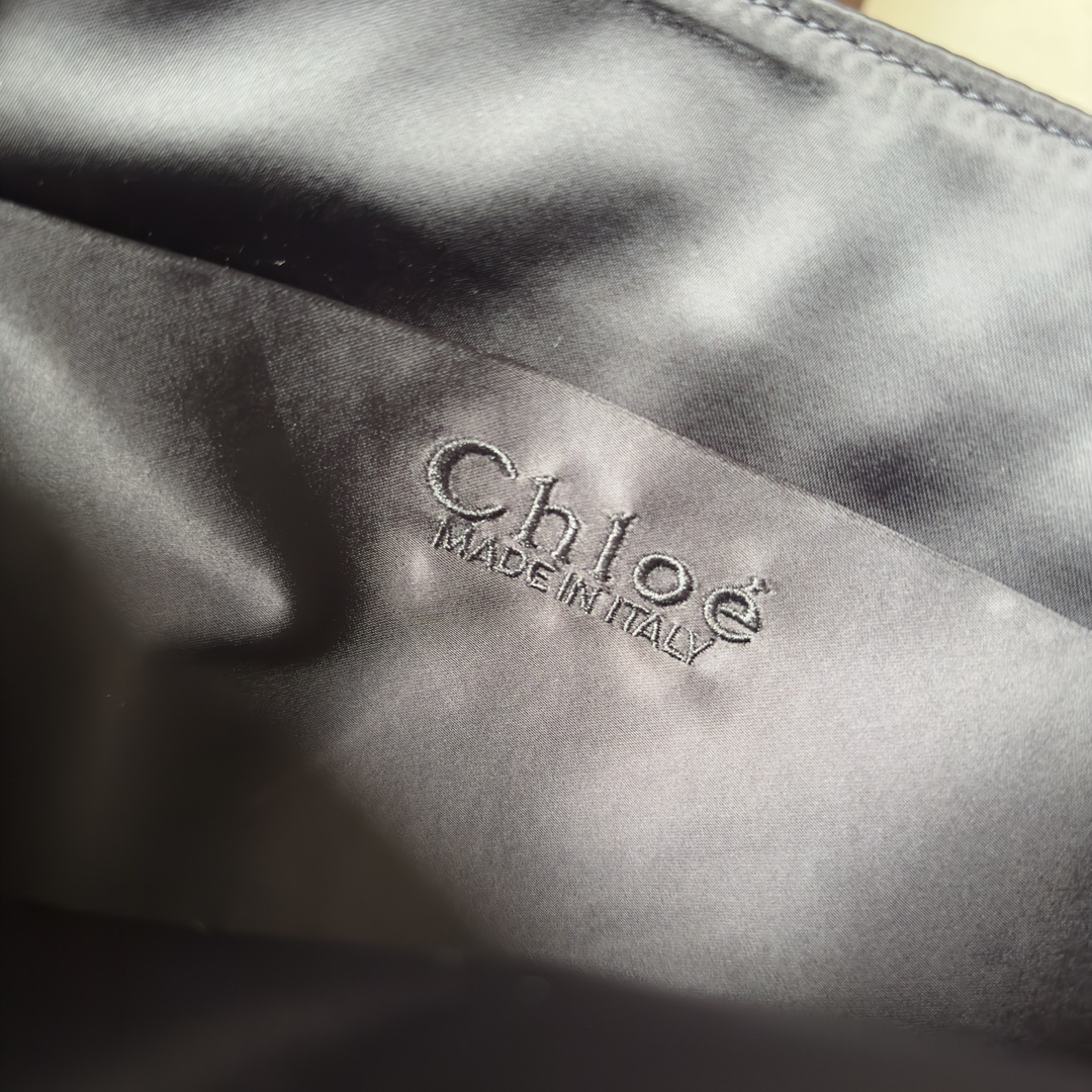 Chloé Zulu 1056 Nylon Handbag with Modern Design and Embroidery Detail - 图片 8