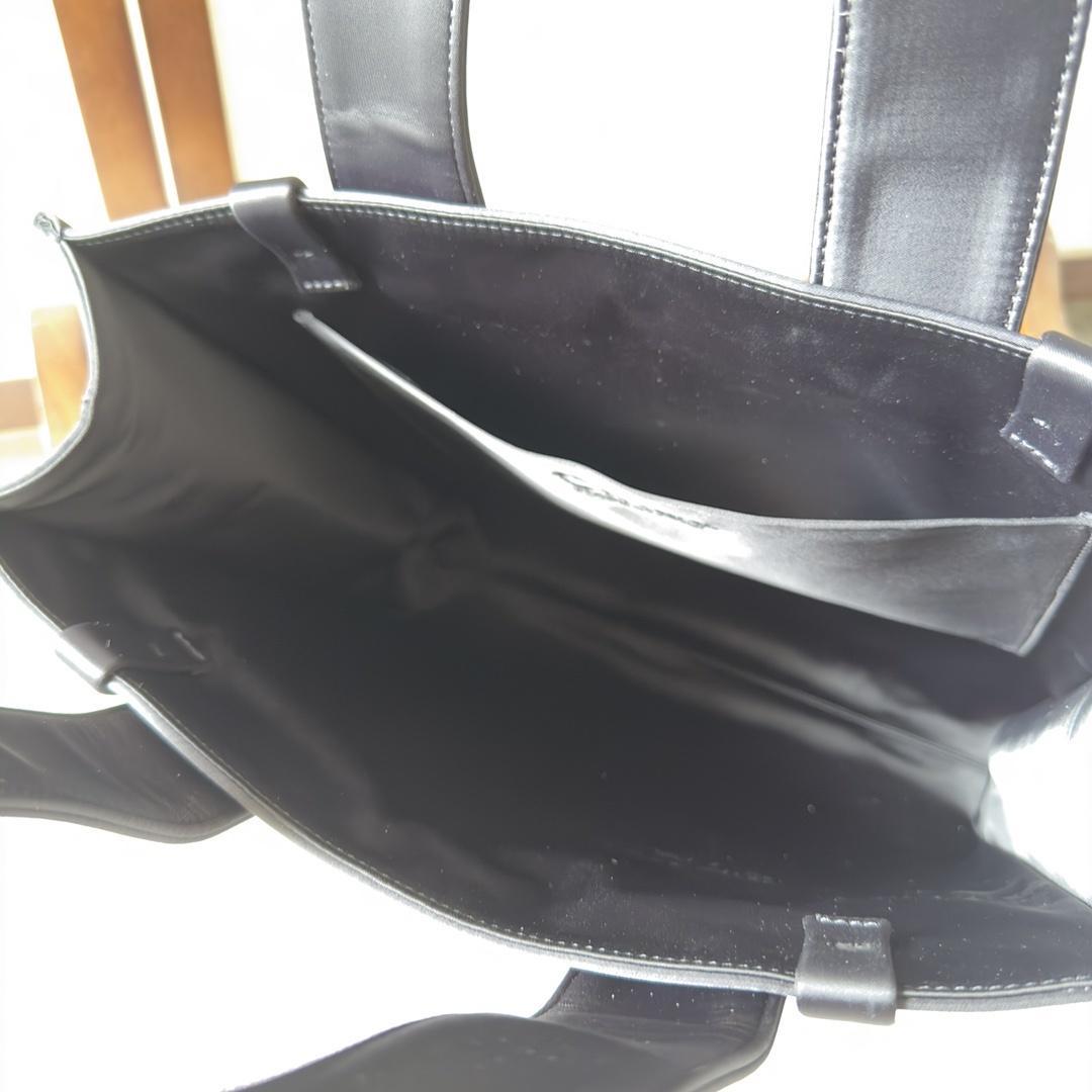 Chloé Zulu 1056 Nylon Handbag with Modern Design and Embroidery Detail - 图片 7