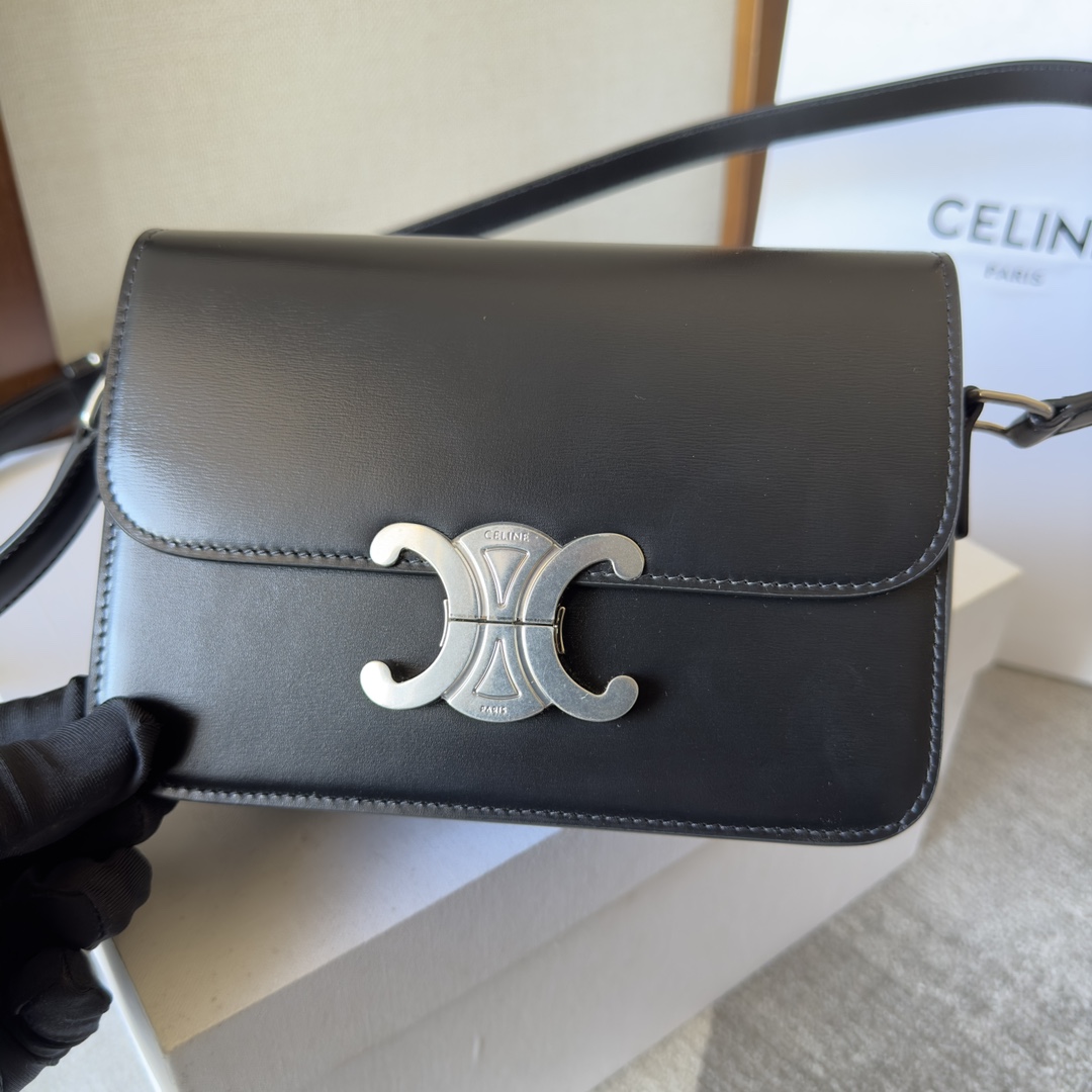 Celine Teen Triomphe Bag: Classic, Stylish, and Perfectly Sized for Everyday Use 5 i1700461940 6036 3