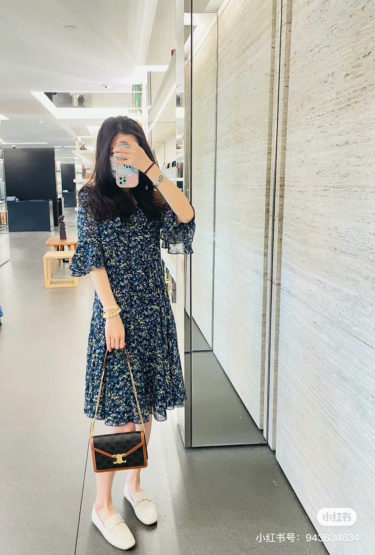 NO:207684,Celine hidden popular presbyterian Woc is here as Celine hidden popular envelope Woc integrates countless classic Celine elements, Arc de Triomphe hardware buckle, presbyterian coating and gold chain shoulder straps》 It can be cross-body or underarms. The basic model is great value for purchase!!!!!!, Celine,celine,celine19860909Celine隐藏爆款老花woc来了 作为Celine隐藏爆款信封woc 融合了无数Celine经典元素 凯旋门五金扣、老花涂层和金色链条肩带》 可以斜挎也可以腋下 基础款入手超值!!!!!!,赛琳celine,celine,celine,Bag