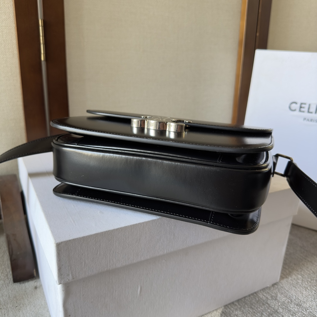 Celine Triomphe Bag: Classic Black Leather Crossbody Handbag 5 i1701958385 3355 0