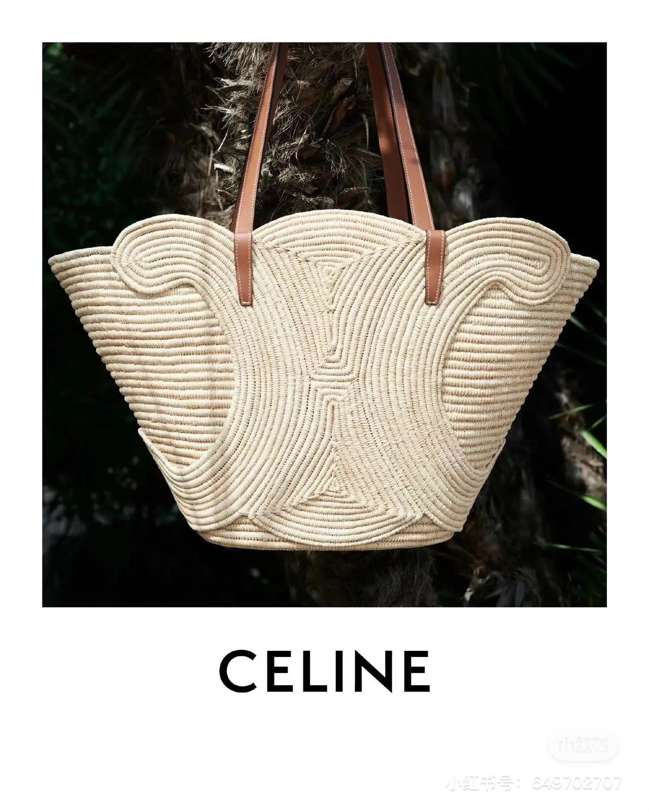 NO:532513,Celine straw woven vegetable basket Celine natural plant materials and cowhide leather TRIOMHE classic vegetable basket. Girls' summer holiday style that doesn't love enough~ I like this unique leisurely holiday feeling~ The warm beige color is like the beach in the early morning, giving people a calm and warm feeling. The spacious and practical body is matched with the three-dimensional Arc de Triomphe cleverly blends the advanced tone~ The upper body looks great! It is also a super film when taking photos!, Celine, celine, celine, celine, espadrilles, cowhide19860909Celine草编菜篮子 Celine天然植物材料和牛皮革编织TRIOMHE经典菜篮 子 女孩的夏天爱不够的假日风~ 喜欢这种与众不同的悠闲假日感~ 温润的米色调宛如初晨的沙滩 给人平静温馨的感觉 宽敞实用的包身搭配上立体凯旋门巧妙融合高级调性~ 上身巨好看!拍照也超级出片!,赛琳celine,celine,celine,espadrilles,cowhide,Bag