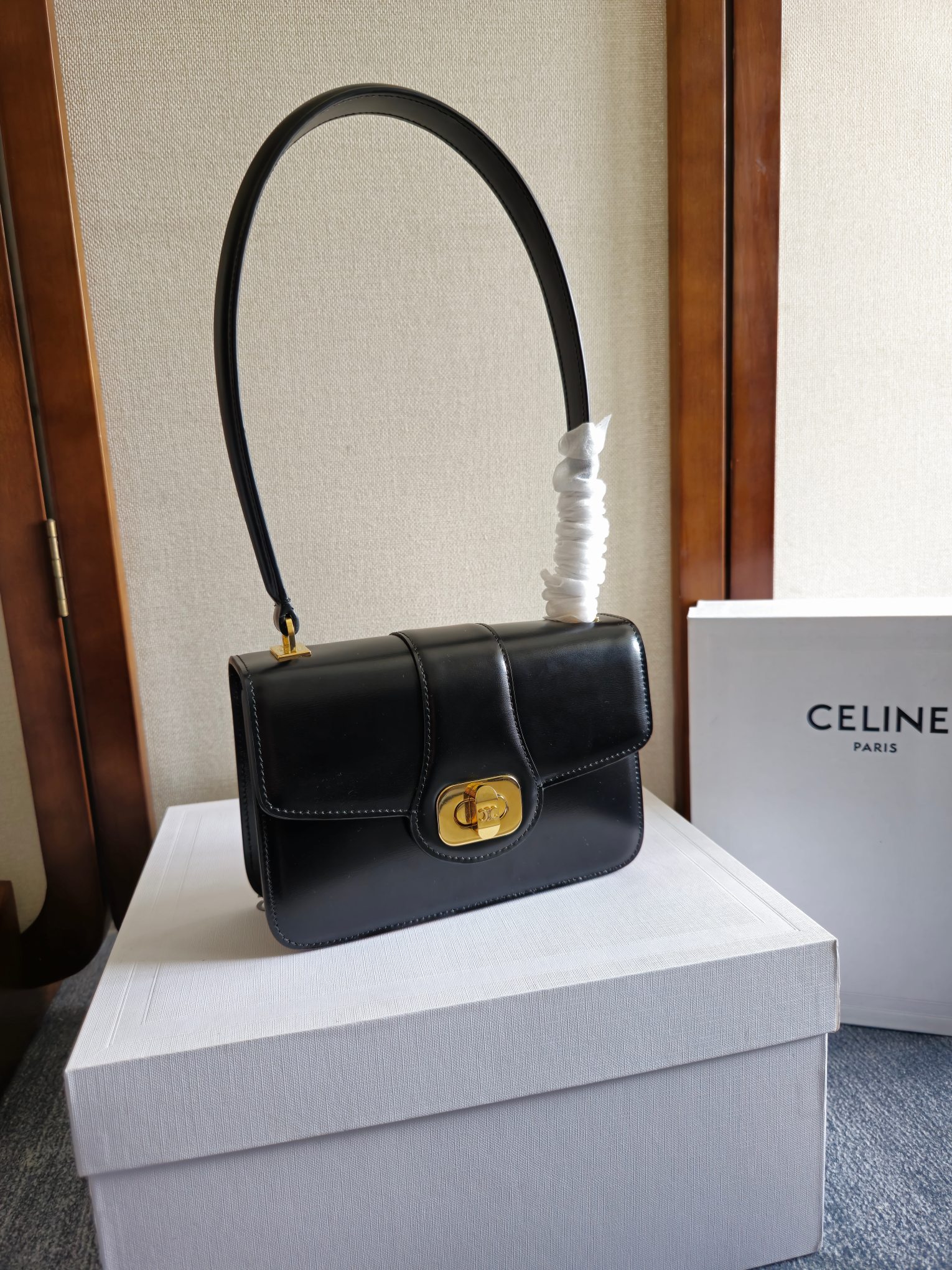NO:206470,New products are launched, ce Spring Commuter New Favorite ce Latest Josephine Black Underarm Bag!  Spring is coming with vitality and tenderness. It is time to renew your commuting equipment. Today I must share with you this exquisite black bag that can be called the 