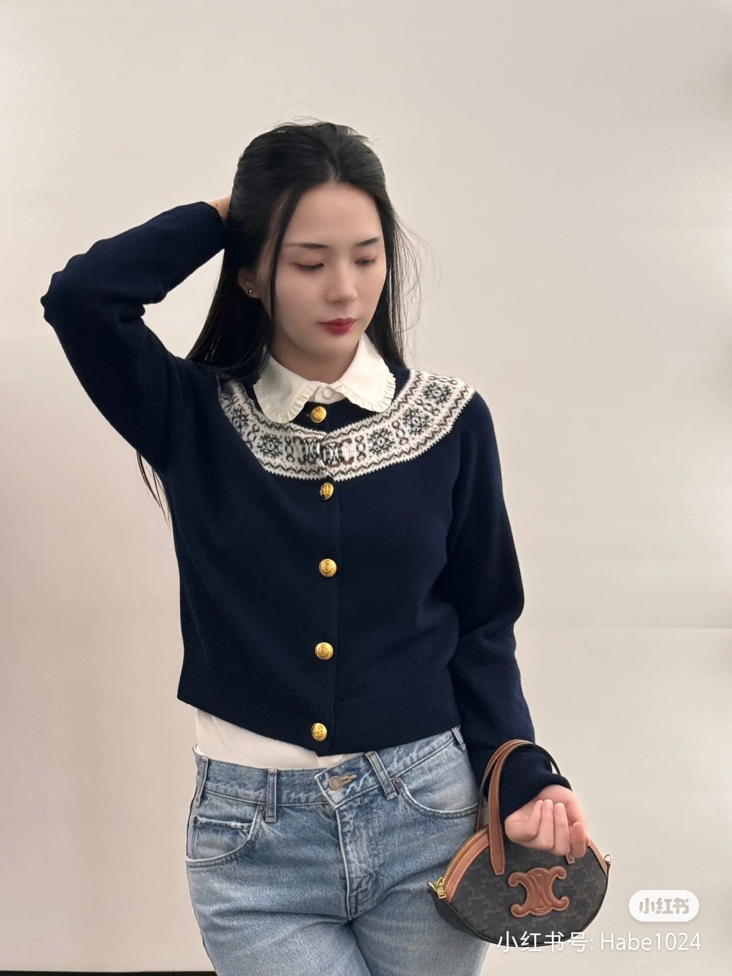 NO:207973,So cute! MCELINE portable dumpling buns energetic pack unlocks cute new packages. The spring breeze is gentle, it is time to add a touch of agility and playfulness to your daily outing! Today I must share with you this portable pack that makes me feel excited at a glance. It is simply the perfect partner for spring travel! [Two ways of backing, free switching] [Waterproof material, full of security] [Cute and cute, hit the girl's heart], Celine, celine, celine19860909好萌!MCELINE随身饺子包元气搭子解锁随身可爱新搭子 春日的微风轻拂,是时候为你的日常出街增添一抹灵动与俏皮啦!今天必须要给大家分享这款让我一眼就心动的随身小包,简直是春日出行的完美拍档! [两种背法,自由切换] [防水材质,安全感拉满] [萌趣可爱,直击少女心],赛琳celine,celine,celine,Bag