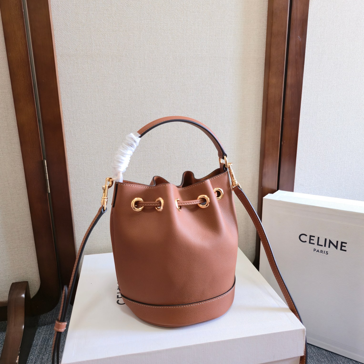 Celine Style Brown Leather Crossbody Bag Lookbook Reference image 2
