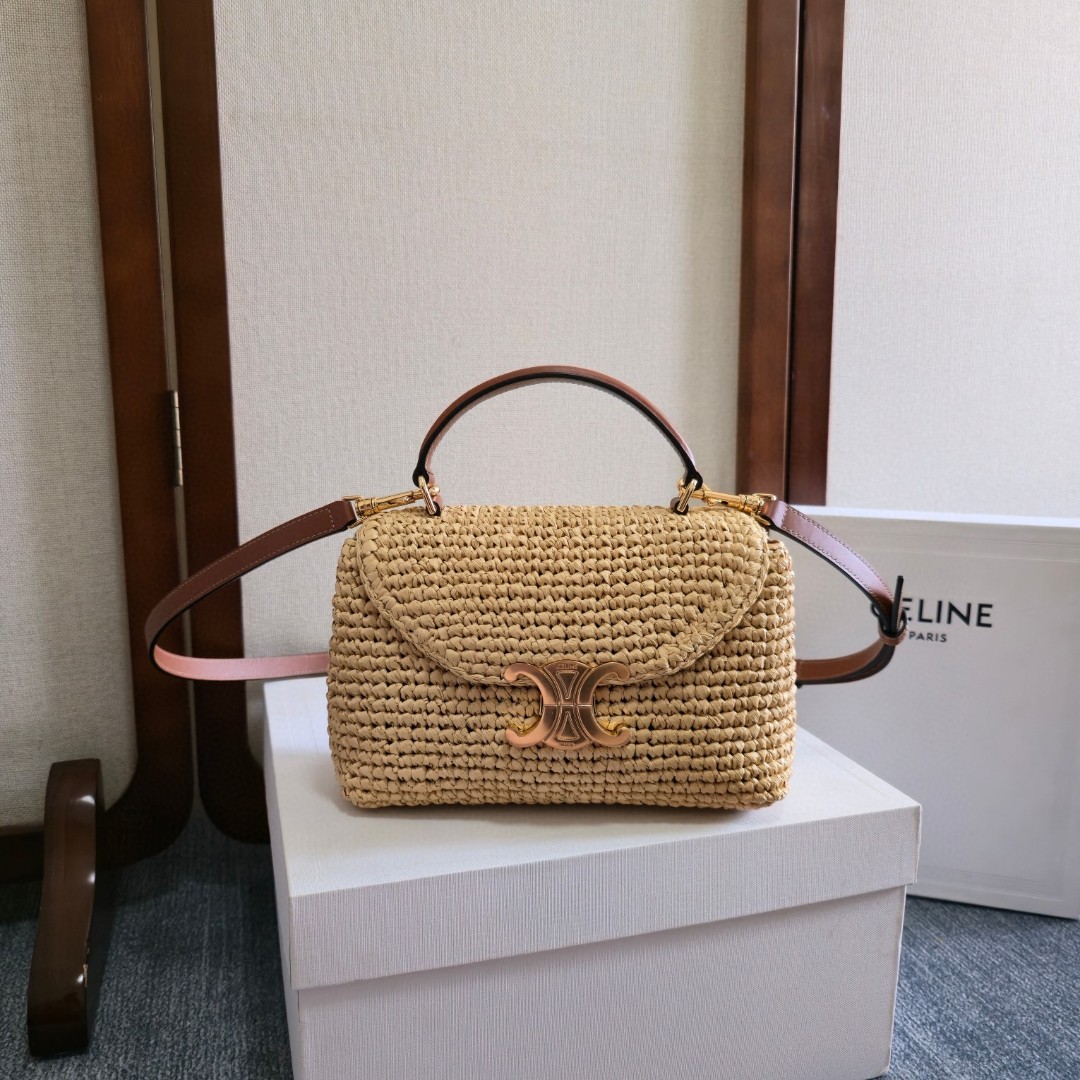 NO:532523,New products are launched CELINE TEEN NINO braided handbag New Arc de Triomphe bag full of high-end feel!  Simple and exquisite outlines, etc... all exudes an unparalleled sense of high-end. The lines of kelly's classic shape are simple and elegant. There is no need for extra decoration. They all show aesthetic charm. Model number 118113 Size 20.5x13x8, Celine, celine, celine19860909新品上线 CELINE TEEN NINO编织手袋 新款凯旋门收袋 满满高级感！ 简约精致的轮廓 等等…都散发着无与伦比的高级感 kelly经典造型的线条简洁大方 无需多余的装饰 都即显审美魅力 款号118113 尺寸20.5x13x8,赛琳celine,celine,celine,Bag