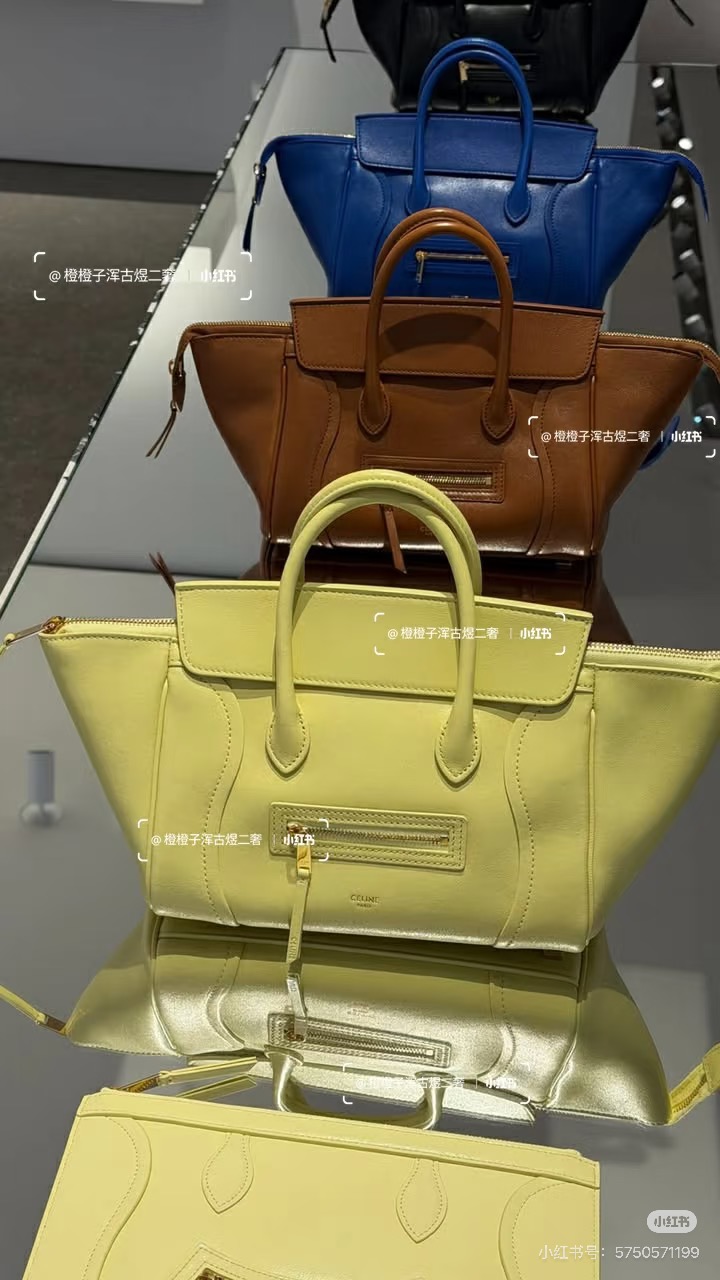 NO:853279,CELINE - The newest model of Luggage! Small size with shoulder strap, can be worn cross-body or carried by hand, the most everyday size!, Celine [price based on quantity], celine, celine19860909CELINE - Luggage最最最新款! 小号带肩带 可斜挎可手拎 最日常的尺寸!,赛琳【跑量价】,celine,celine,Bag