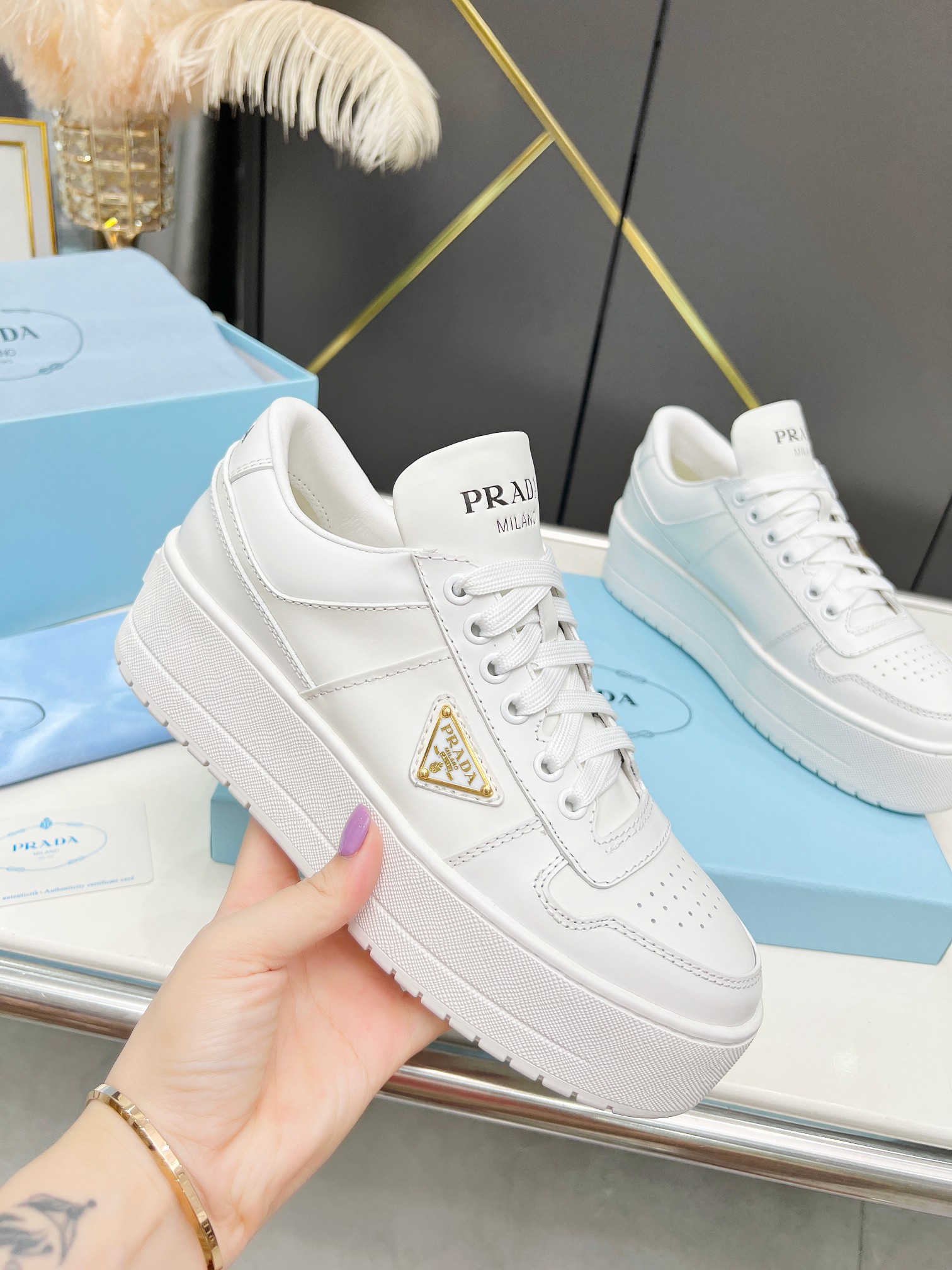 NO:260091,Pudajia's latest model is on the market, fabric, high-end cowhide, inner high-end sheepskin, sizes 35 to 42, batch, casual shoes/sports shoes, sneakers, cowhide, sheepskin19860909普达家最新款上市啦,面料,高档牛皮,内里高档羊皮,35至42码,批,休闲鞋/运动鞋,sneakers,cowhide,sheepskin,Women's Shoes