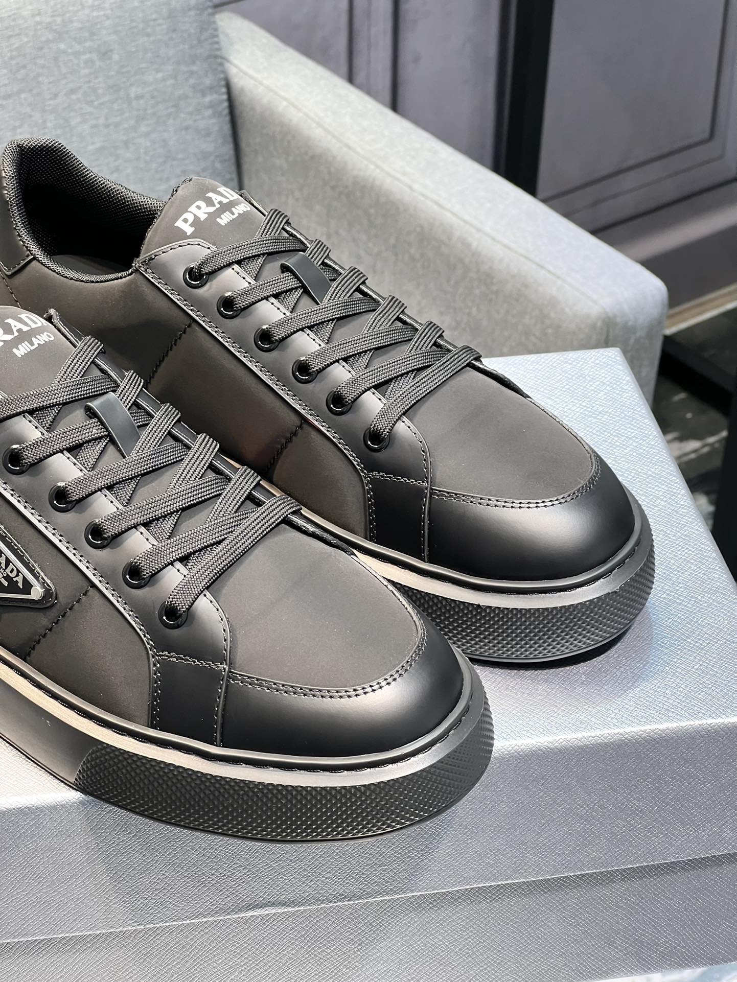 【 PRADA】Prada - Calidad de gama alta - Exterior: Piel de becerro de seda, Tejido de lona de marca, C