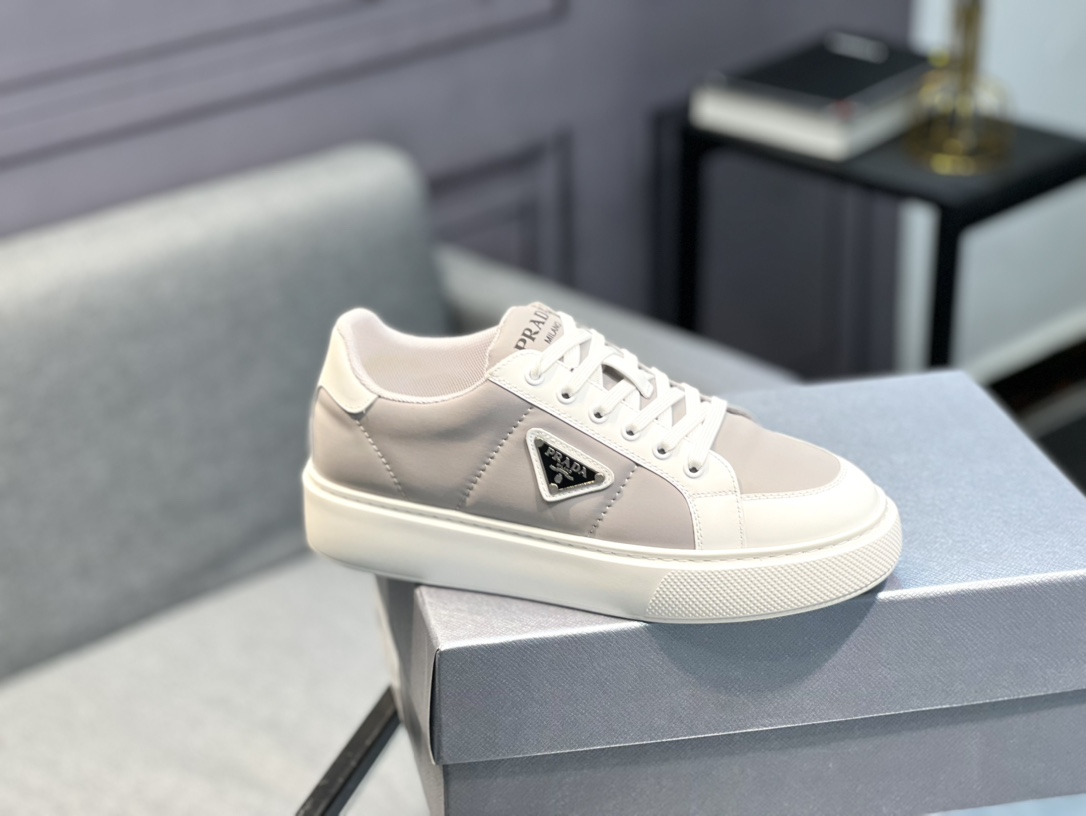 【 PRADA】Prada - Calidad de gama alta - Exterior: Piel de becerro de seda, Tejido de lona de marca, C