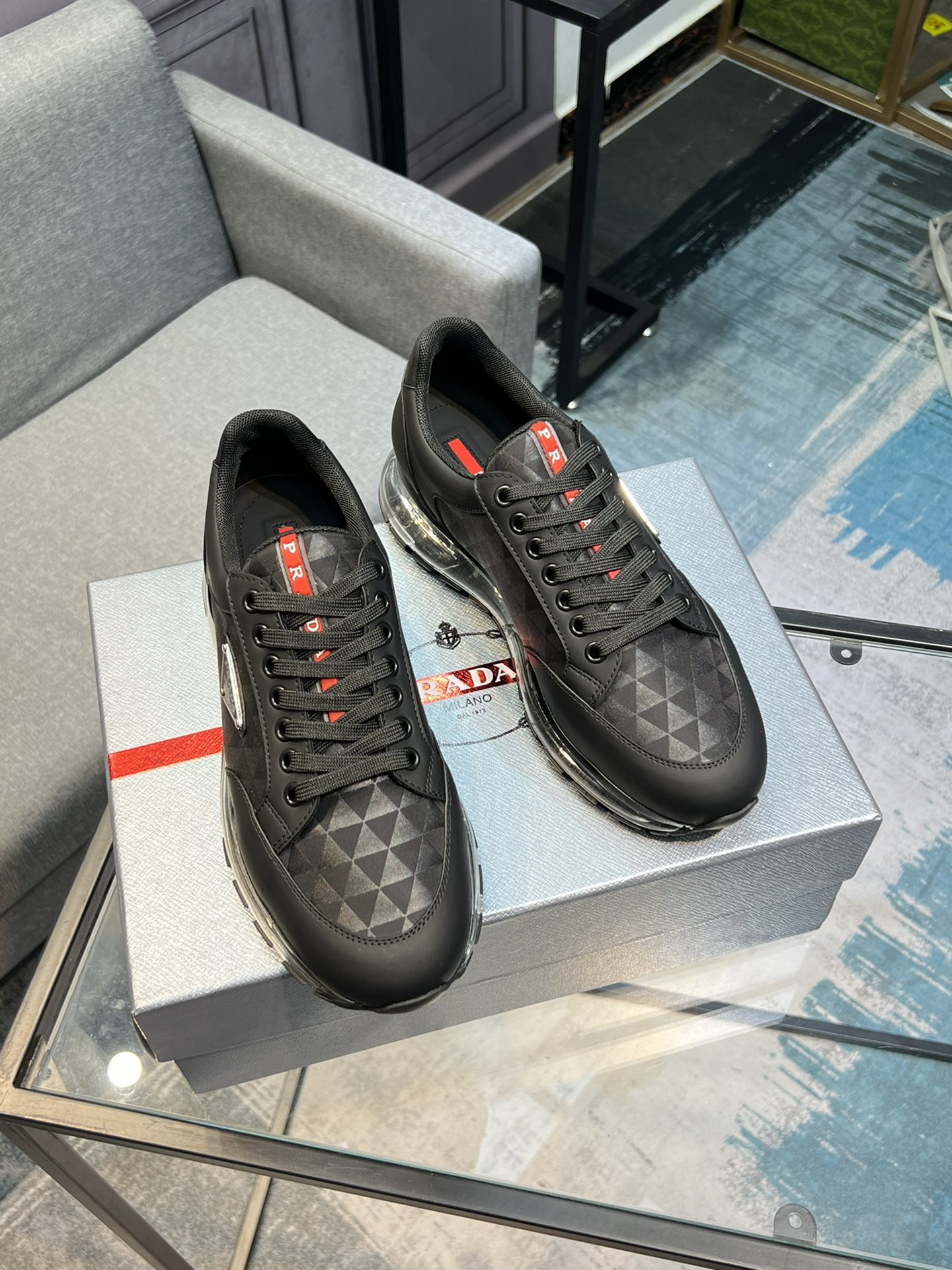 [PRADA] Prada - Calidad de gama alta - Parte superior: piel de becerro con abalorios de borde abiert