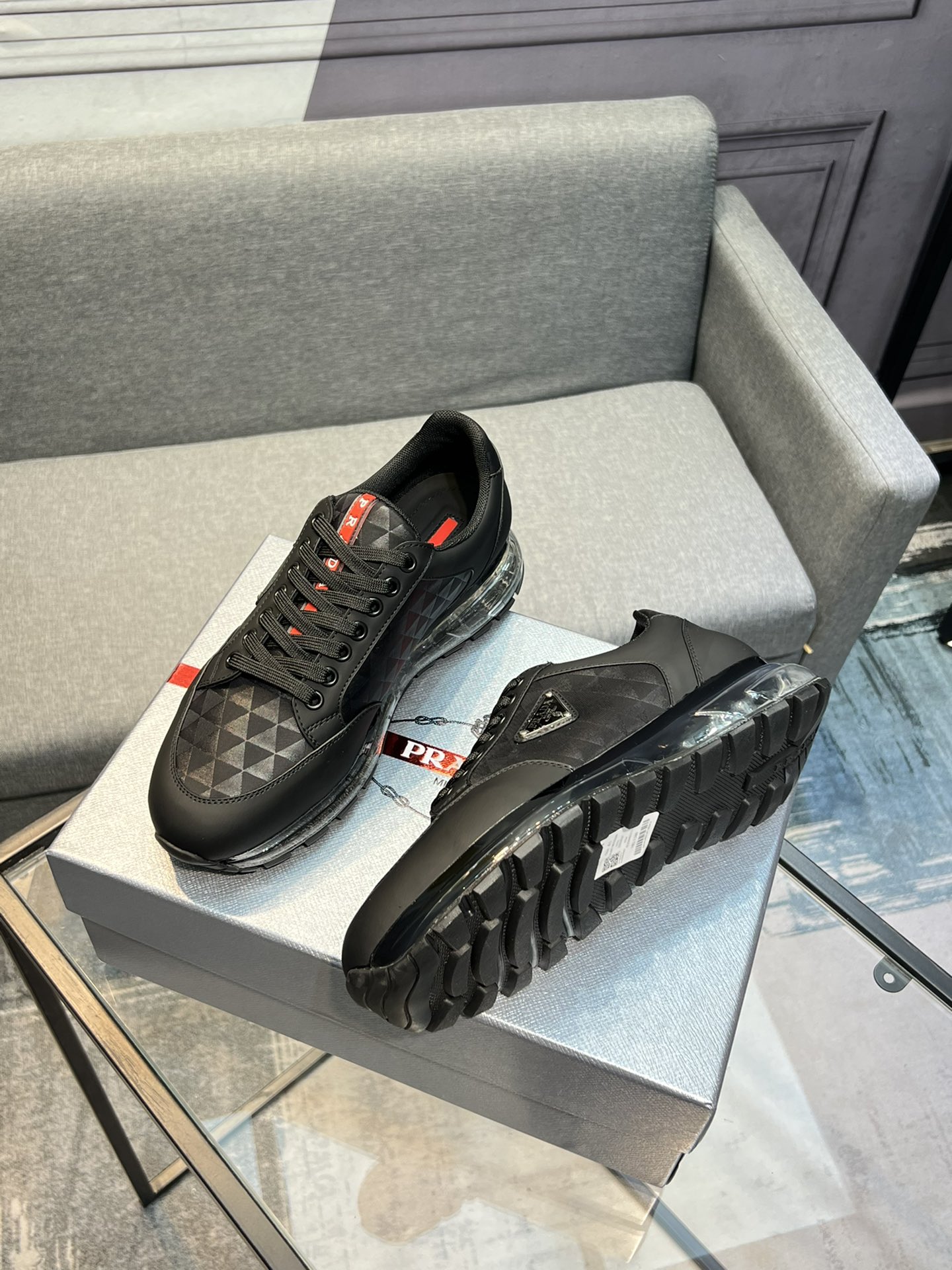 [PRADA] Prada - Calidad de gama alta - Parte superior: piel de becerro con abalorios de borde abiert