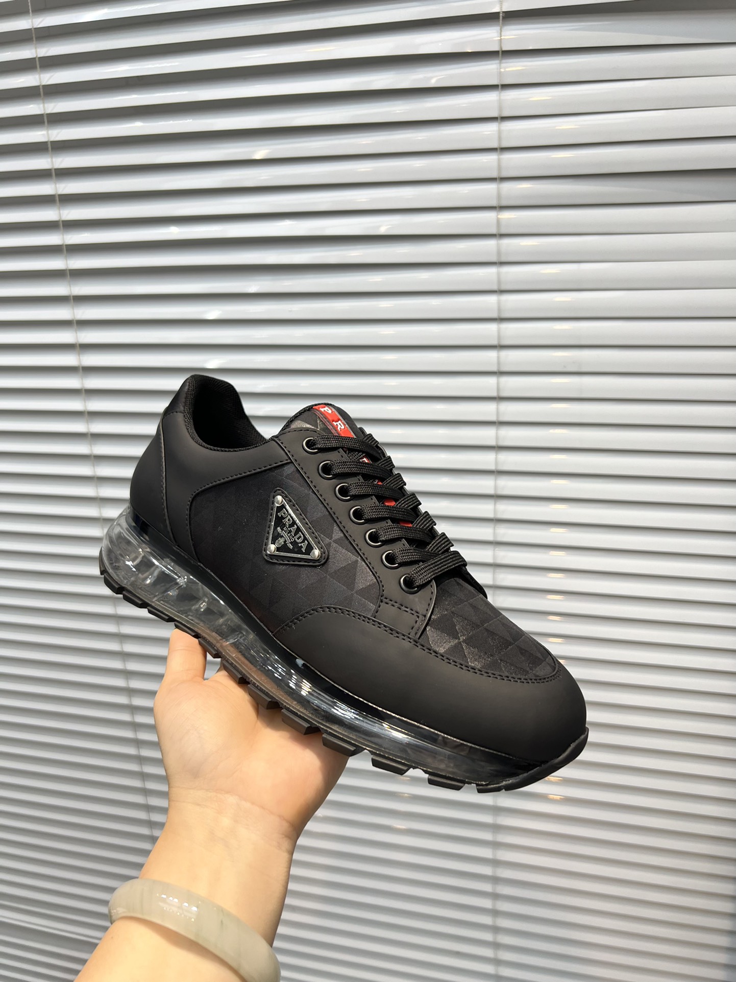 [PRADA] Prada - Calidad de gama alta - Parte superior: piel de becerro con abalorios de borde abiert