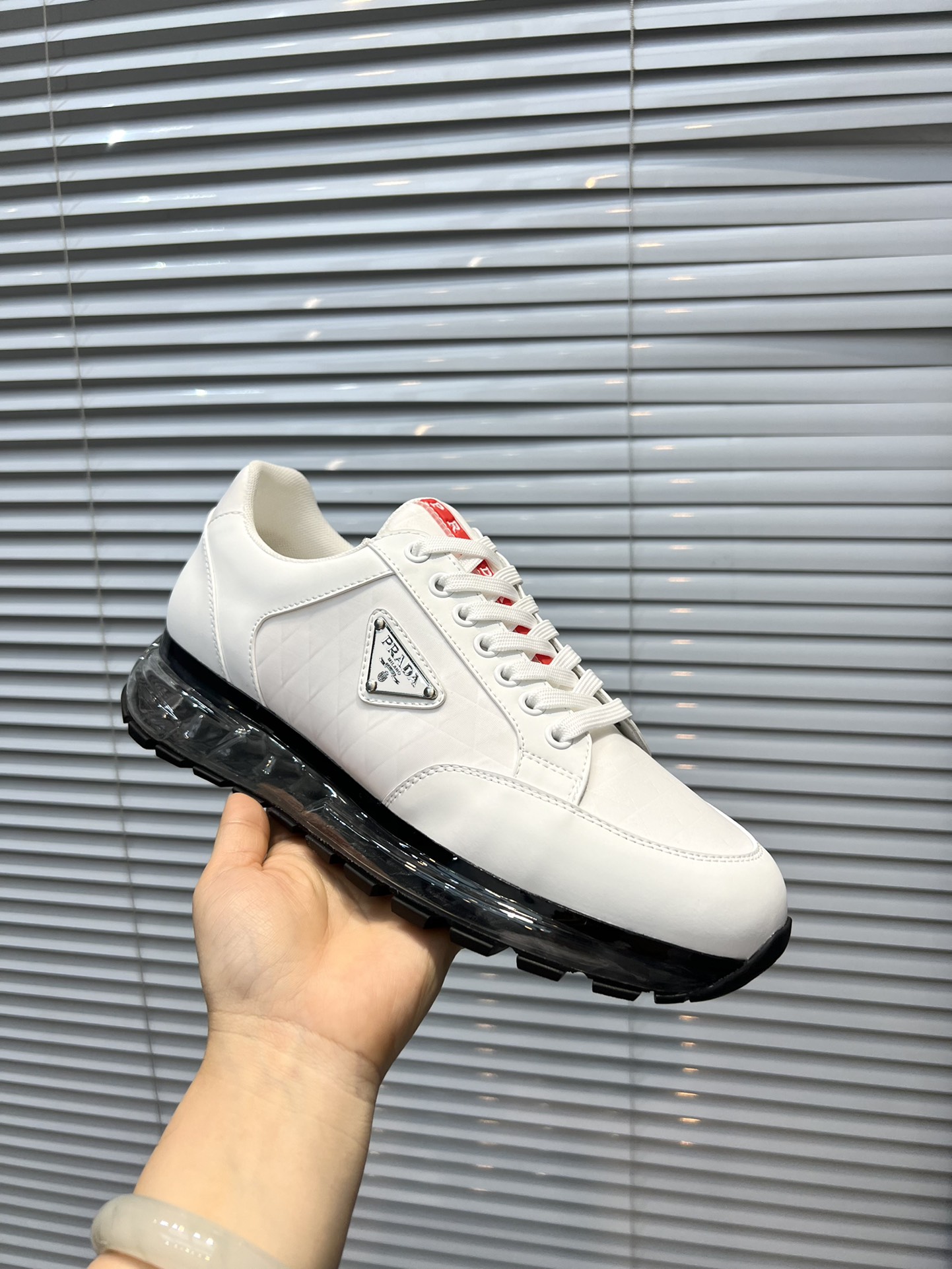 [PRADA] Prada - Calidad de gama alta - Parte superior: piel de becerro con abalorios de borde abiert