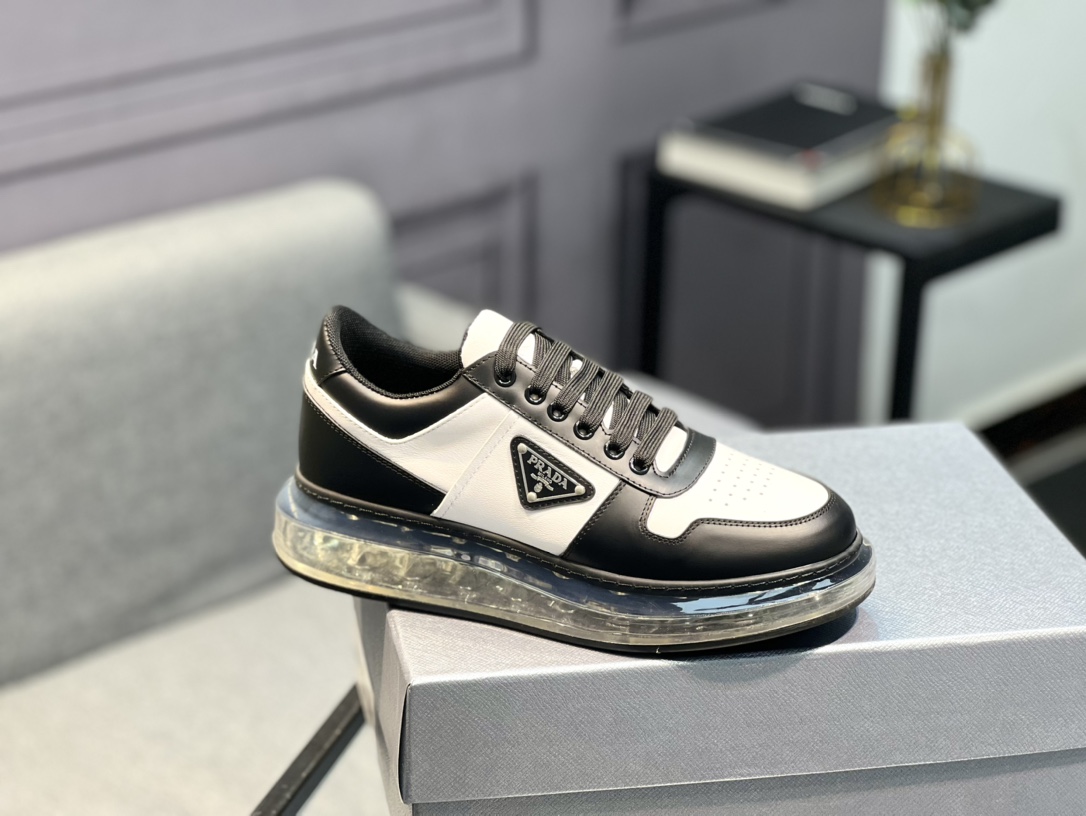 [PRADA] Prada - Calidad de gama alta - Parte superior: piel de becerro con abalorios de borde abiert