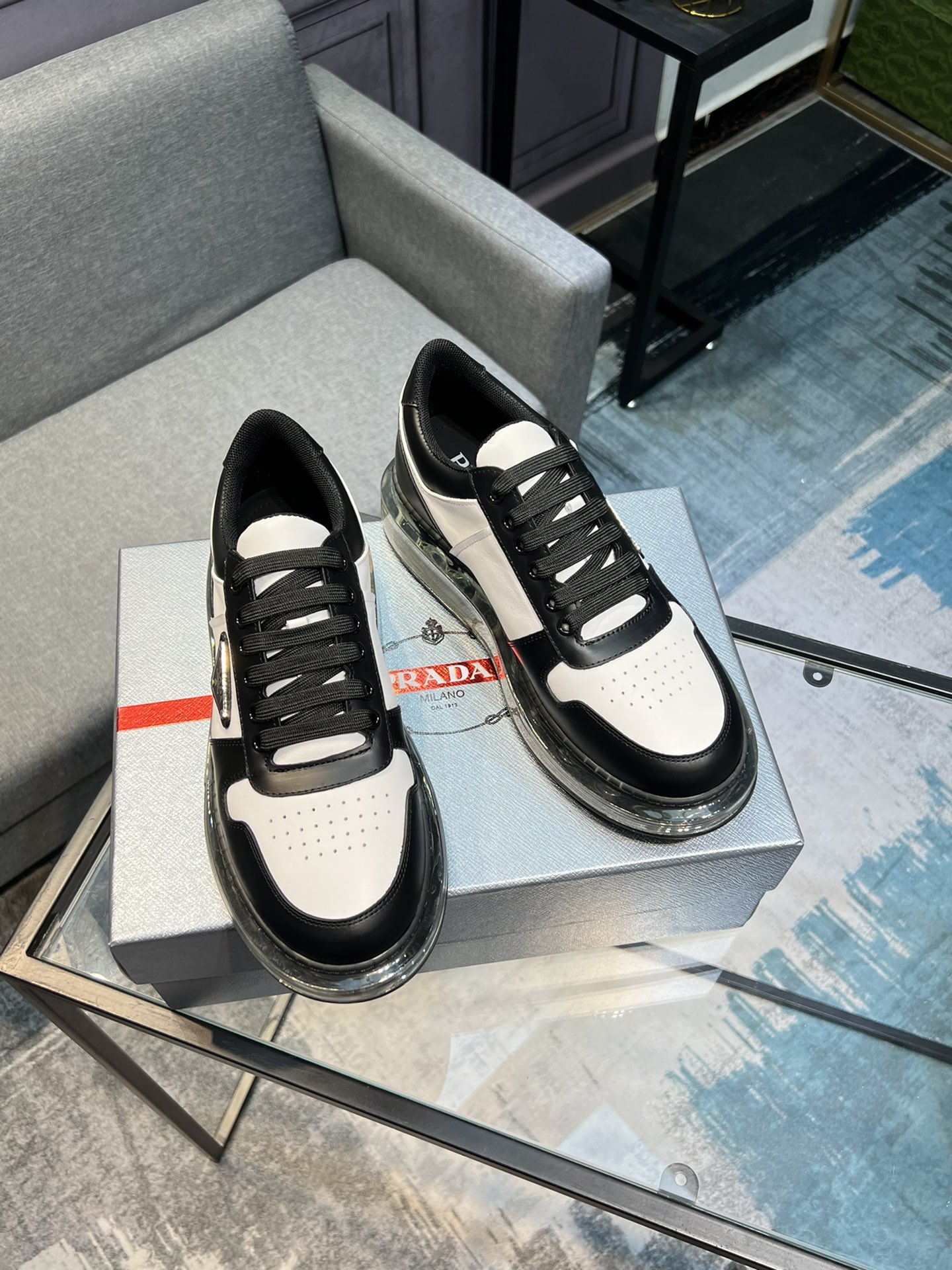 [PRADA] Prada - Calidad de gama alta - Parte superior: piel de becerro con abalorios de borde abiert